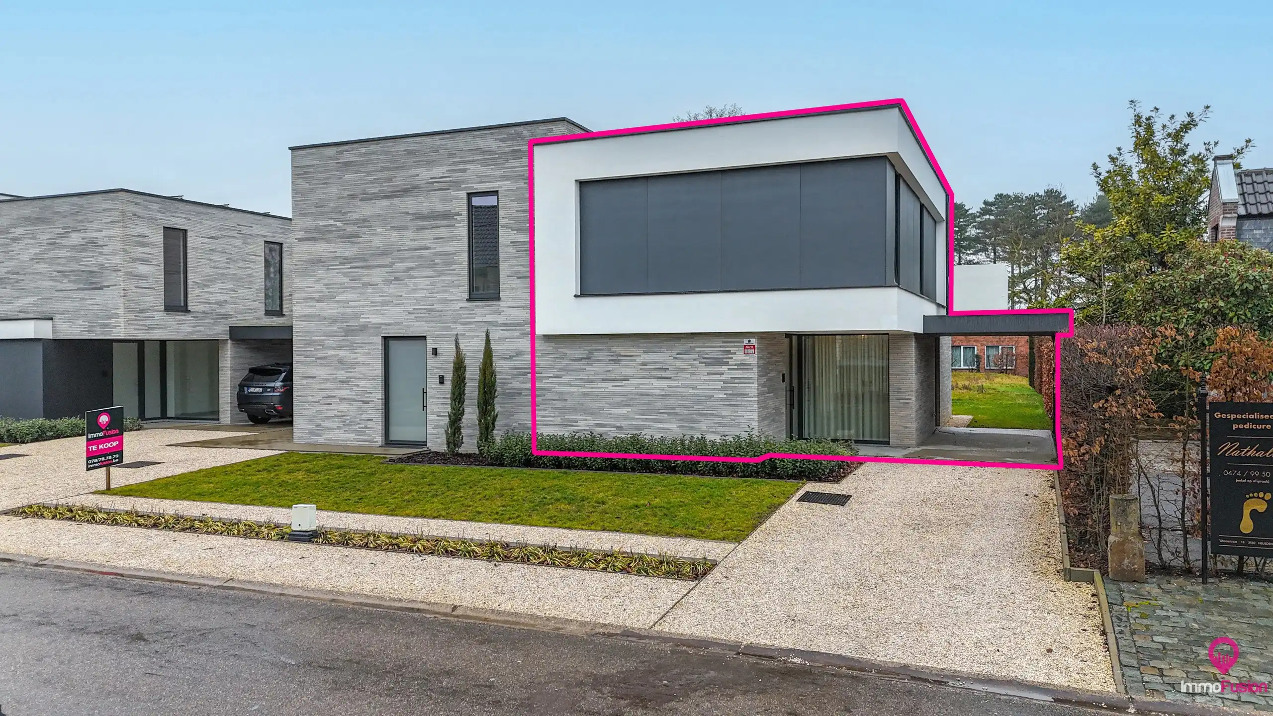 Stijlvolle nieuwbouwwoning met diepe tuin + vloerverwarming! foto {{pictureIndex}}