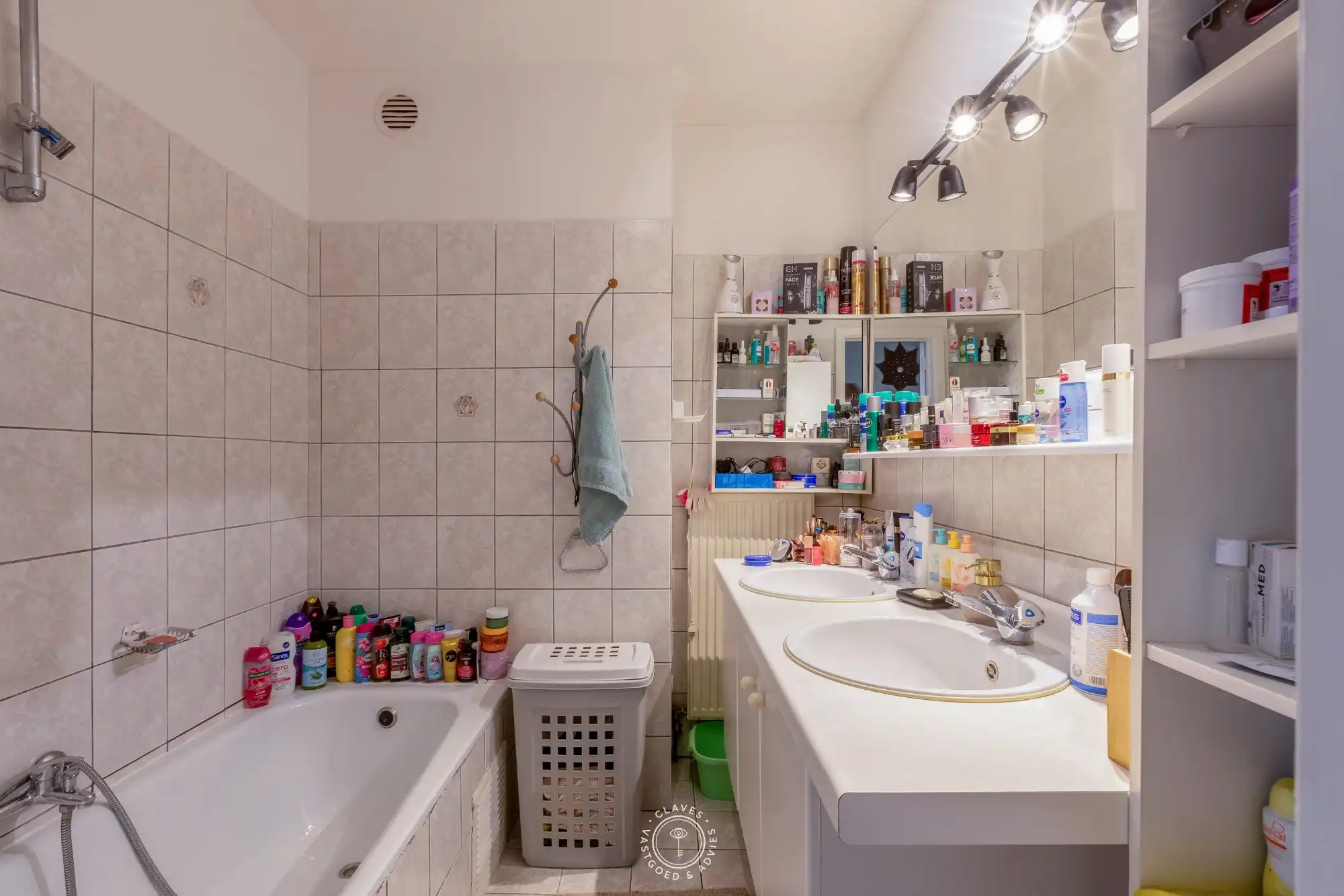 Centraal gelegen 3-slpk-appartement met terras en autostaanplaats foto 12