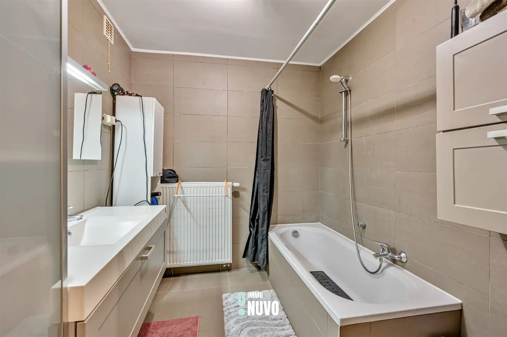 Gelijkvloers instapklaar 2 slaapkamer appartement met garage foto 7