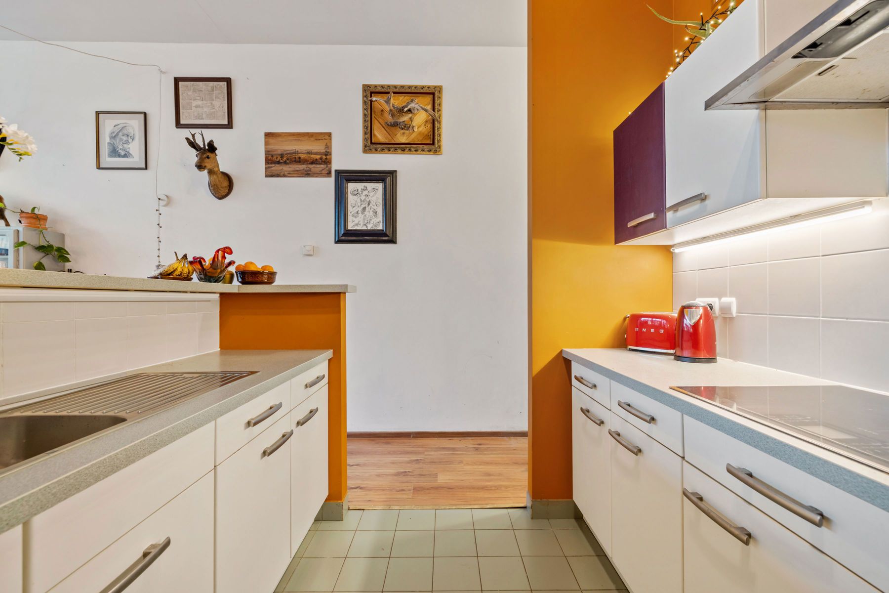 Uniek appartement/studio met terras, tuin en bijgebouw foto 8