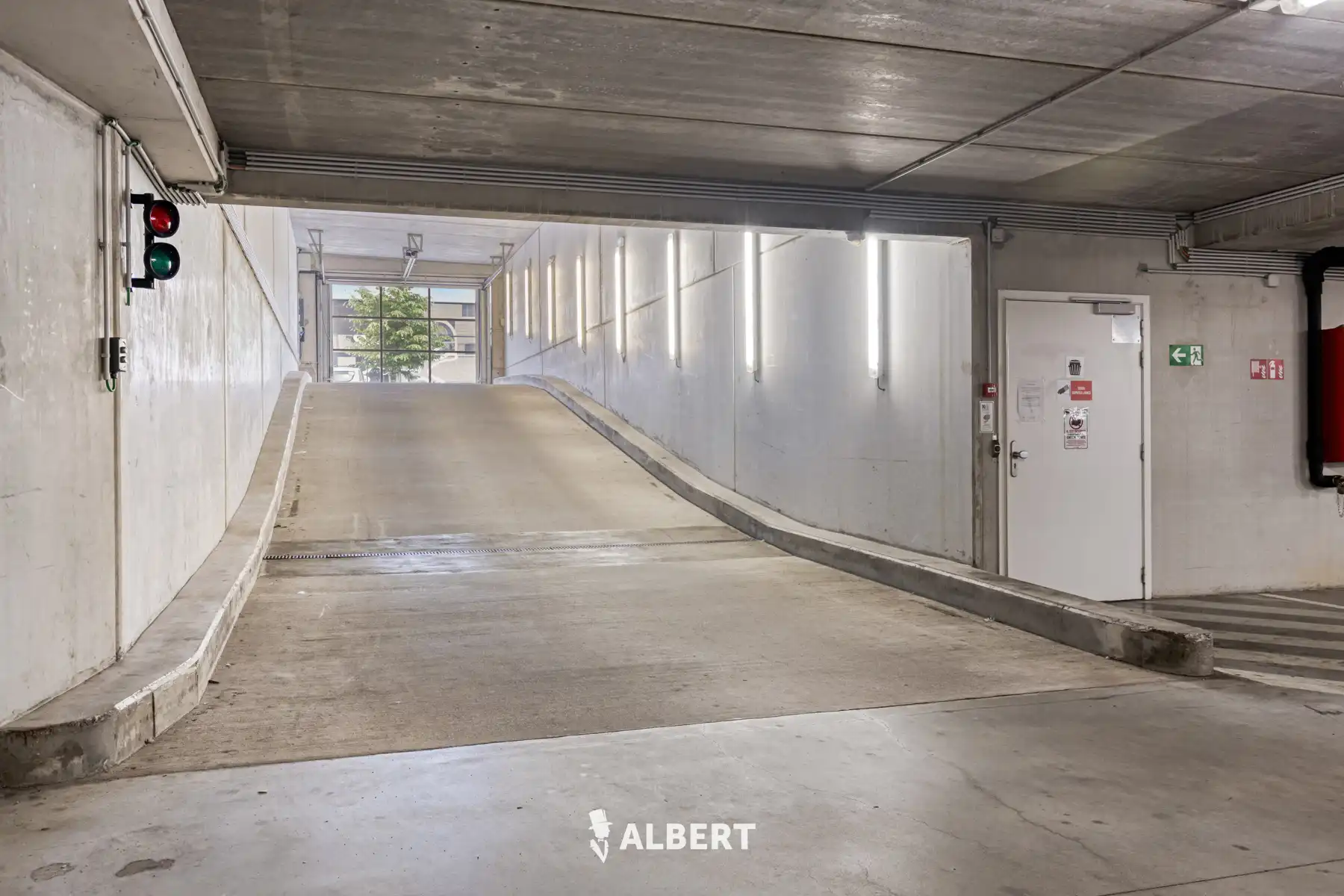 2 slaapkamer appartement met terras en parking foto 13