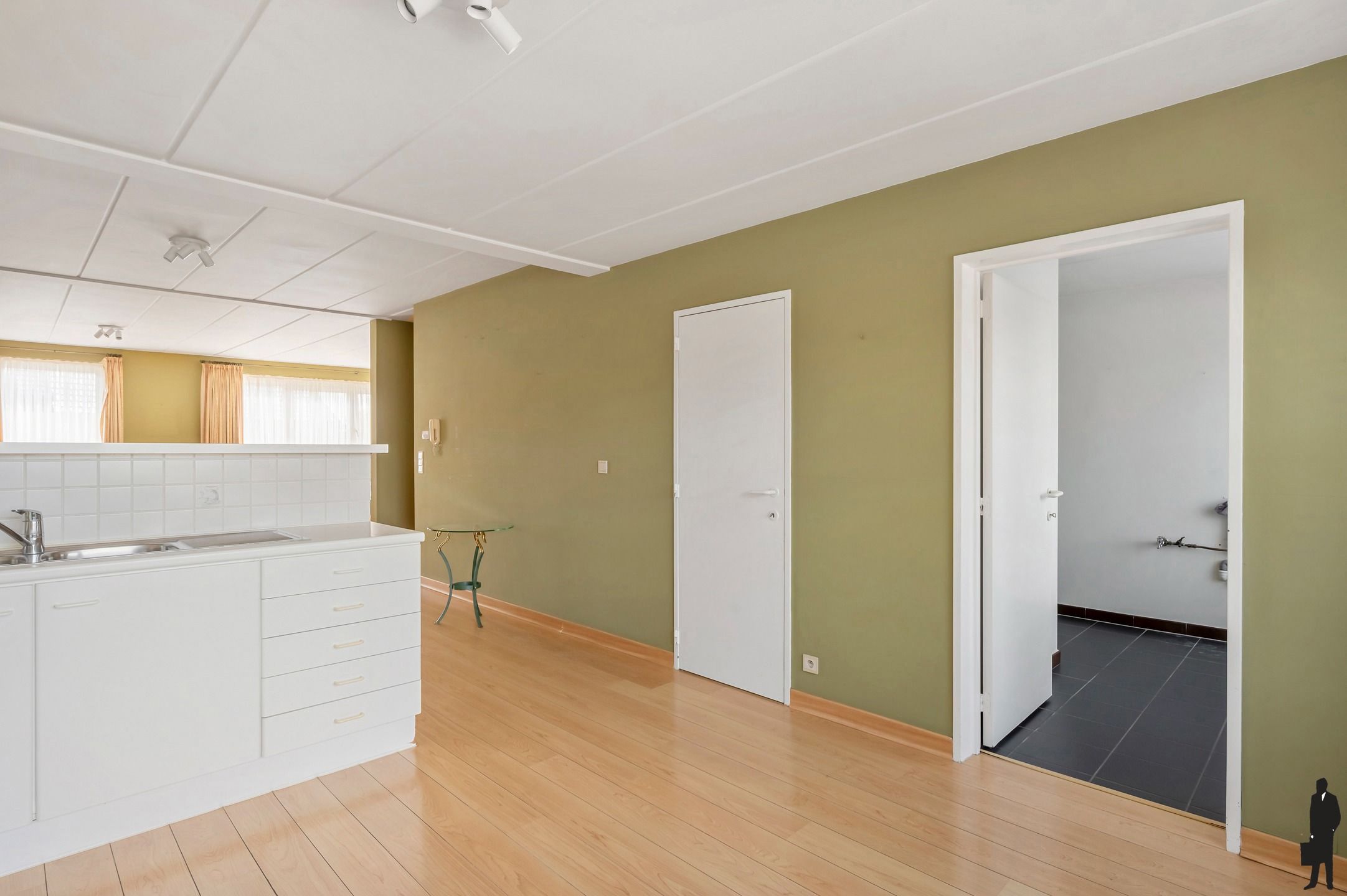 Ruim appartement met terras in het centrum van Nieuwmoer foto 11