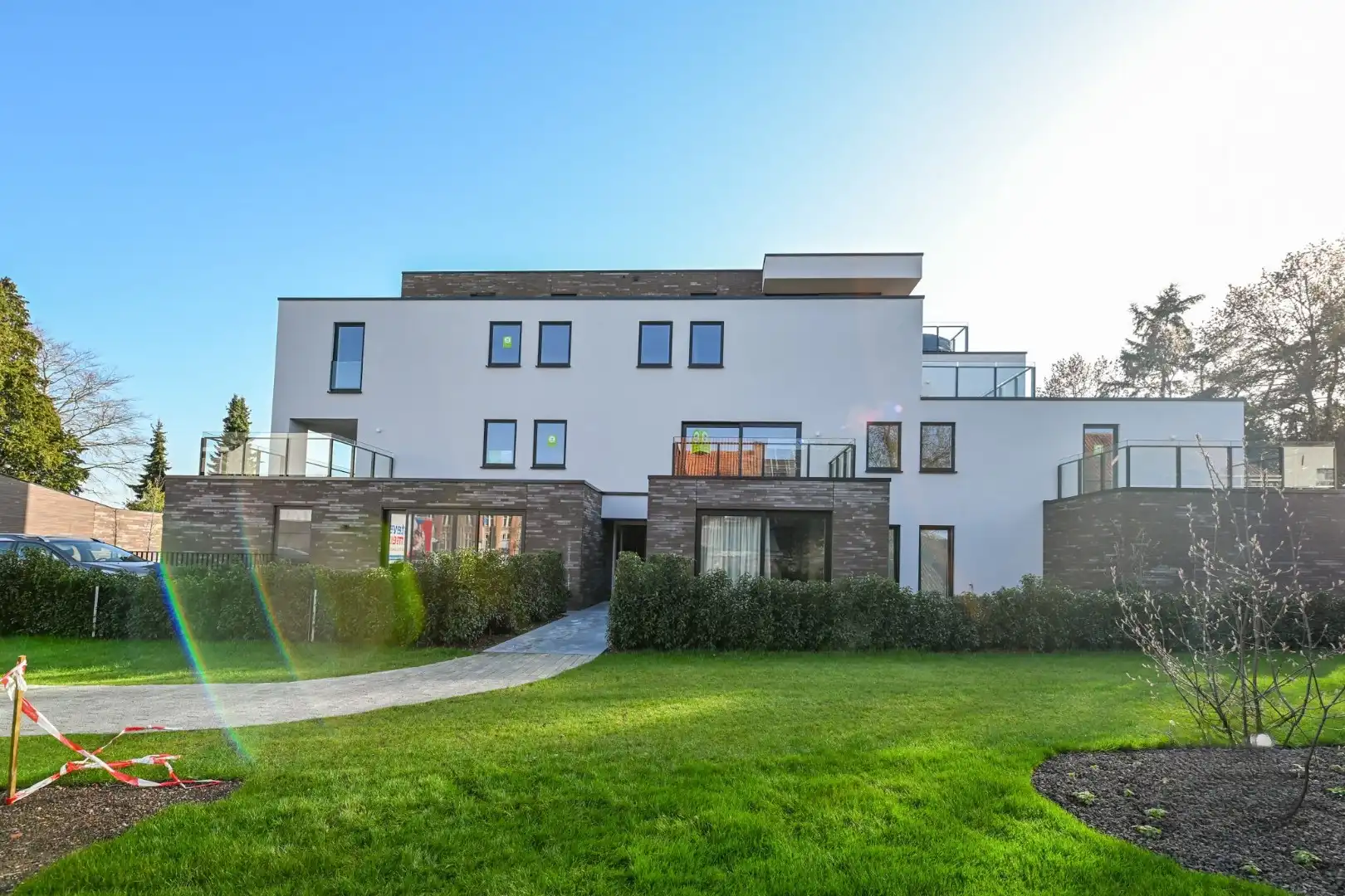 Ruim 2-slpk appartement met 15m2 zuidgericht terras met volle privacy foto 12