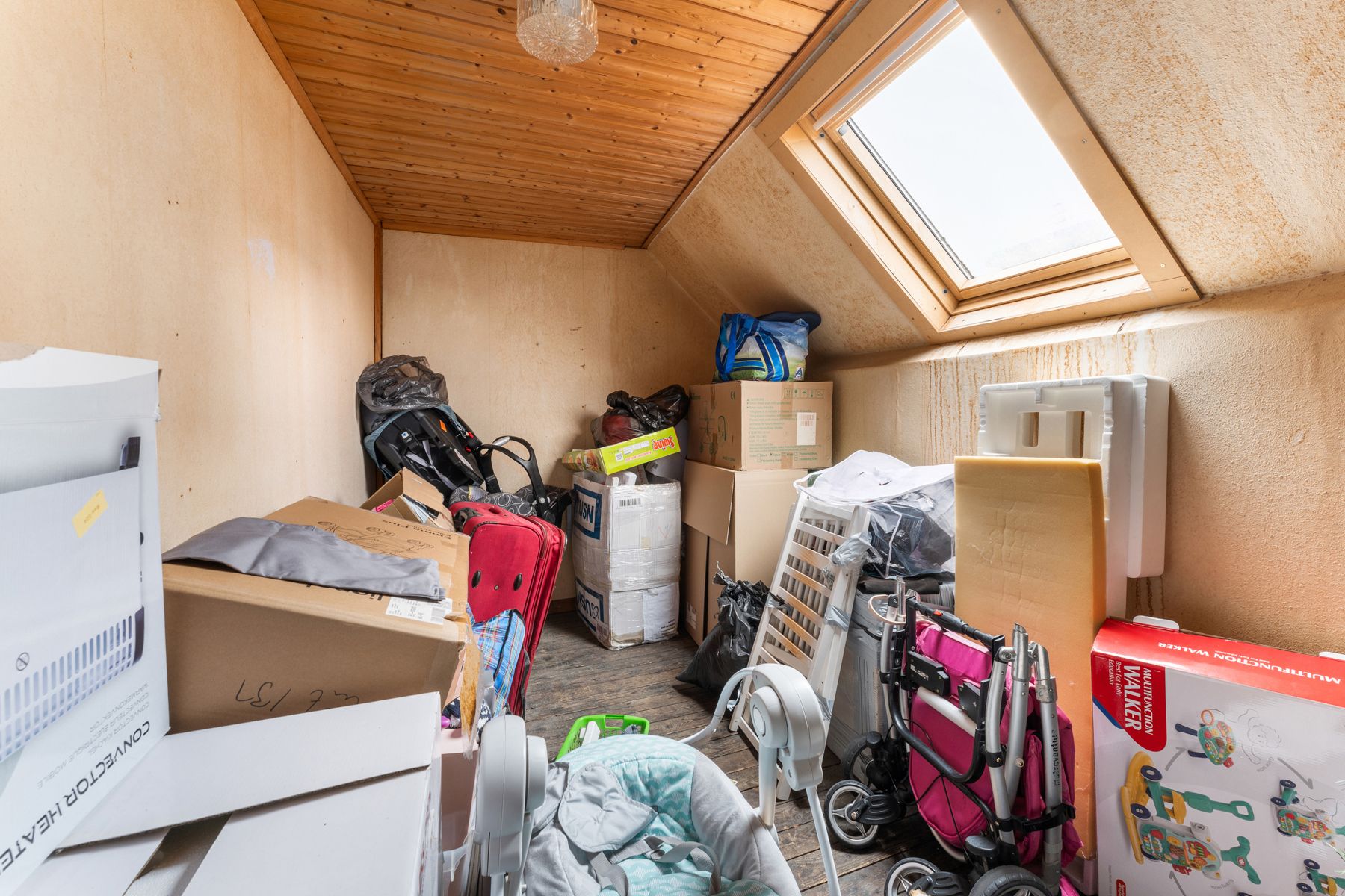 Centraal gelegen woning met afzonderlijke garage foto 12