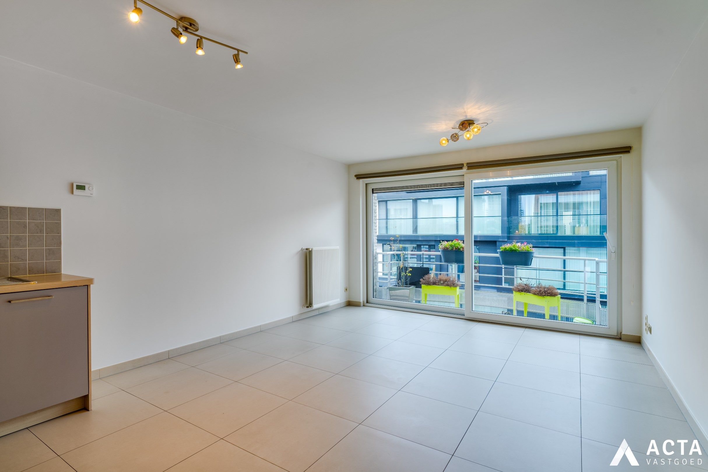 Instapklaar appartement met twee terrassen in Mariakerke! foto 3