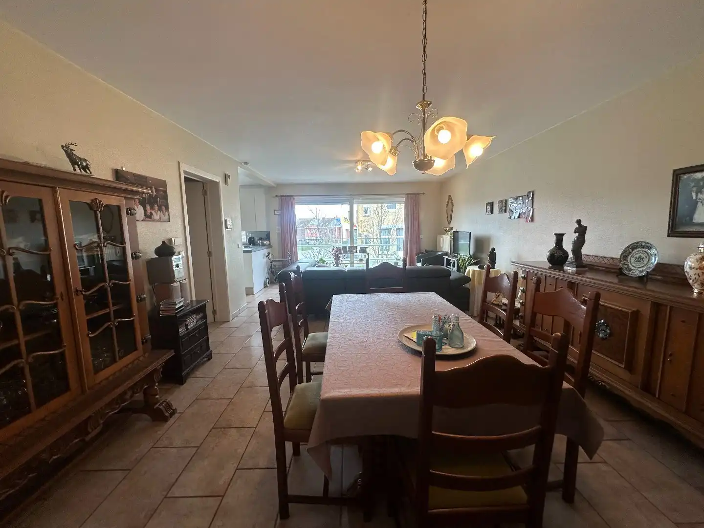 Uitstekend gelegen, ruim appartement met groot terras pal in het centrum van Langemark foto 3