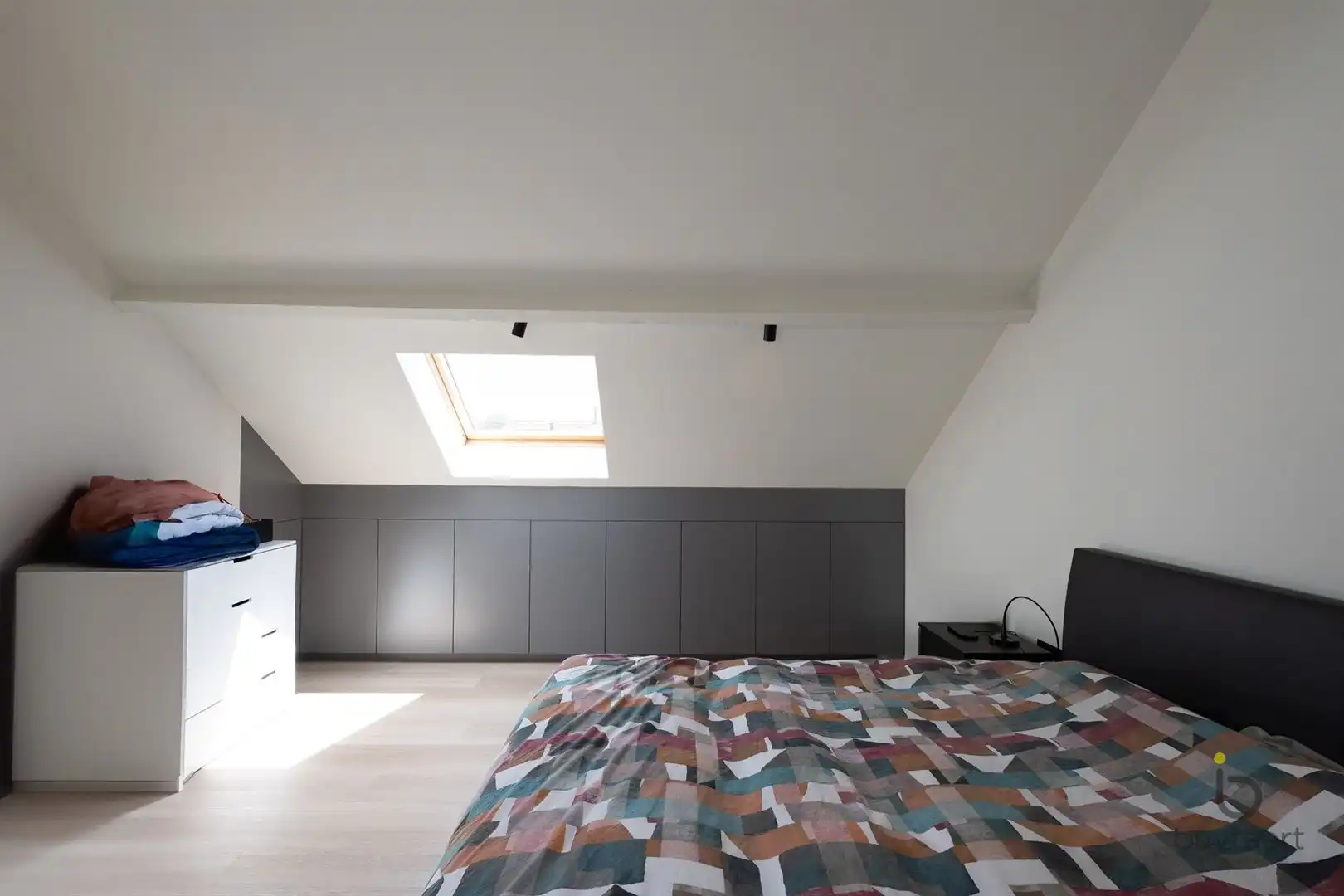 INSTAPKLARE CENTRAAL GELEGEN RIJWONING MET DRIE SLAAPKAMERS EN GEZELLIG TUINTJE! foto 28