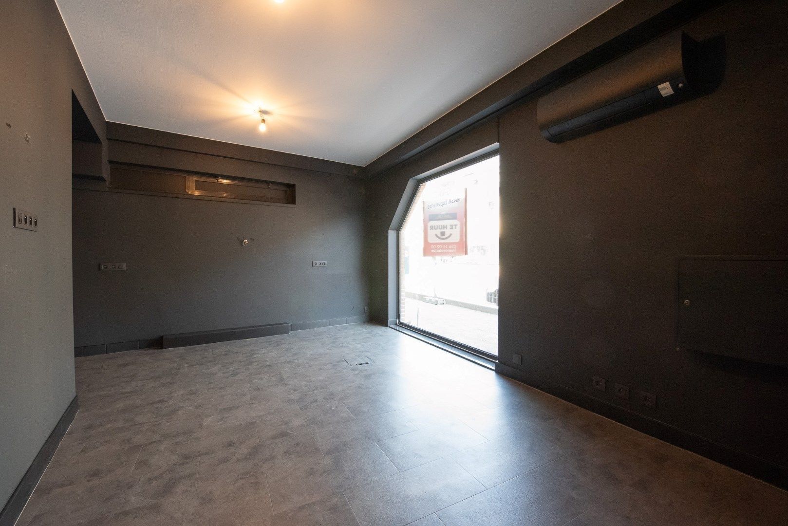 Ruime winkelruimte te huur in het centrum van Nazareth, ideaal voor diverse doeleinden! foto 7