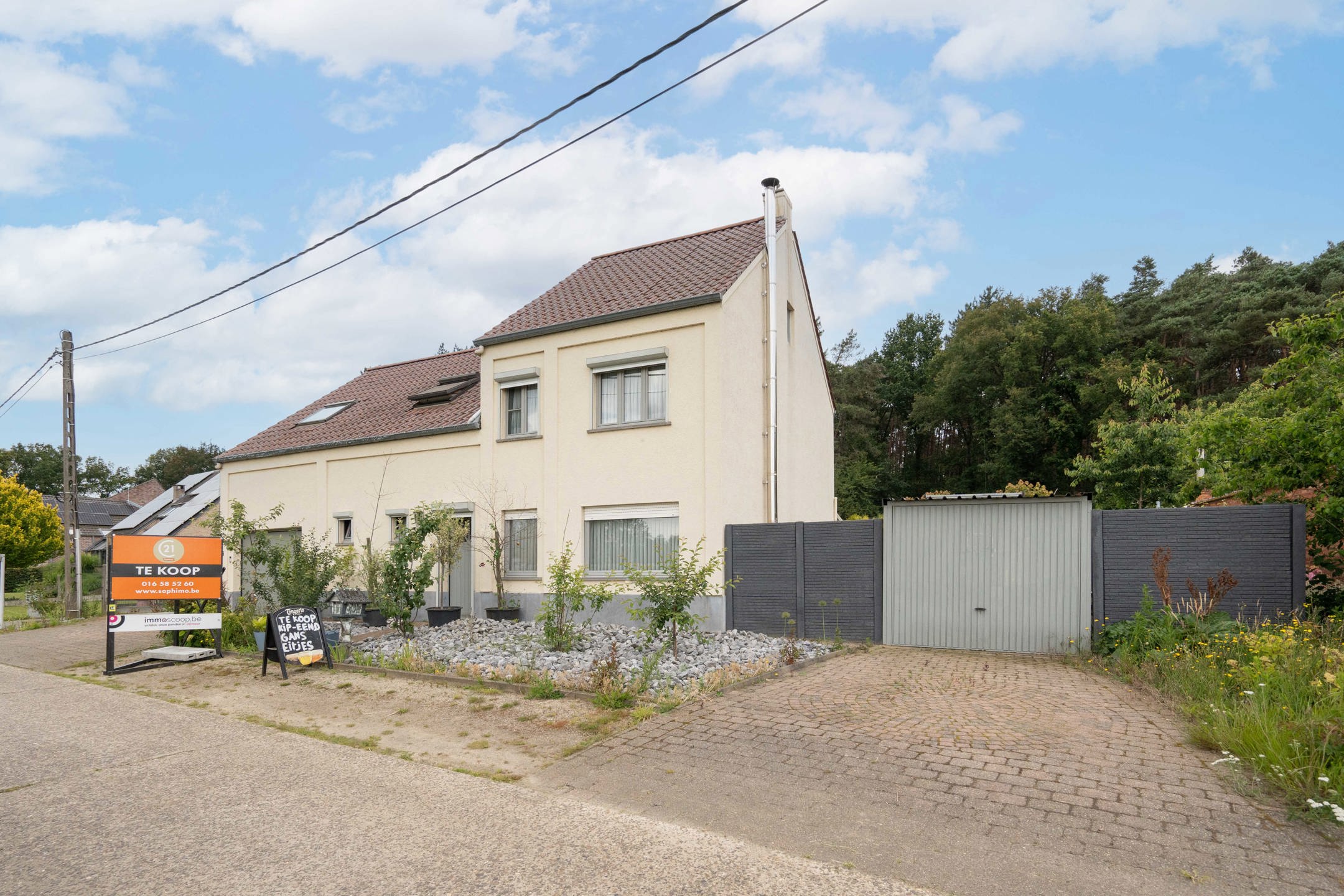 Vrijstaande woning met veel potentieel op perceel van 14a foto 1