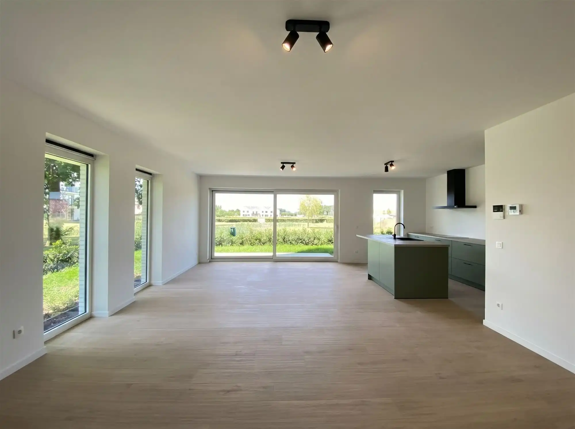 Gelijkvloers nieuwbouwappartement met garage en berging foto 6