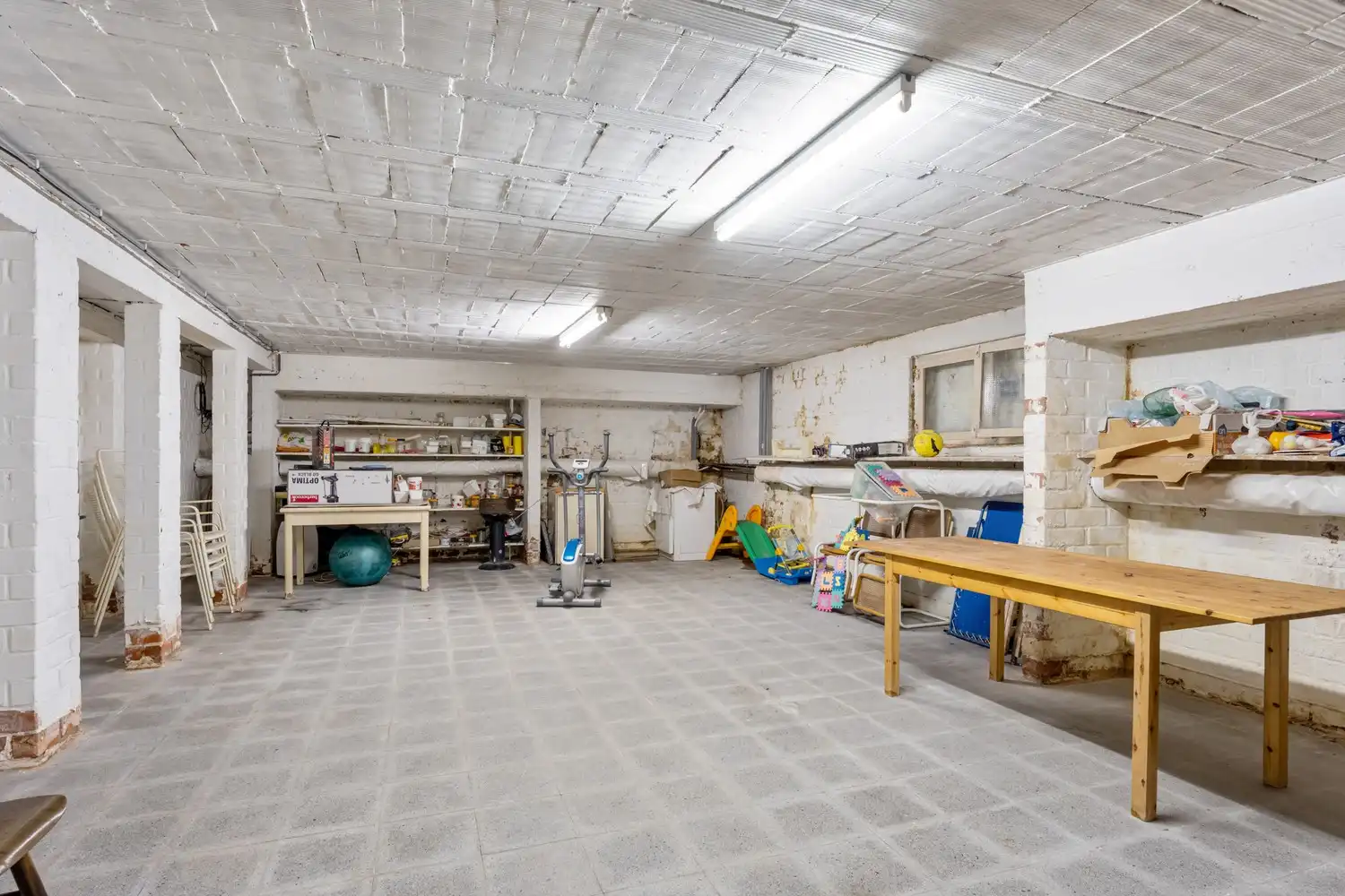 Residentieel gelegen villa met 4-5 ruime slaapkamers/bureau , 2 badkamers, 2 garages en een tuin op een perceel van 11a 71ca te Winksele gemeente Herent. foto 26