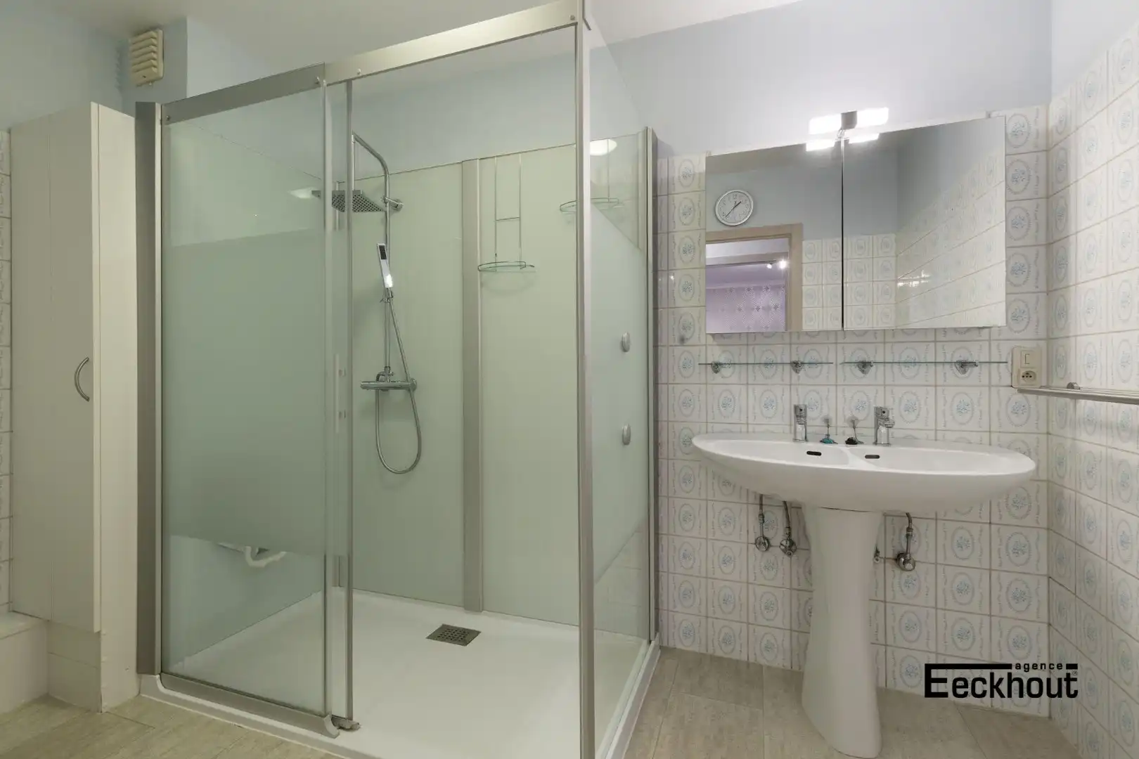 Ruim en zonnig appartement met open zicht en 2 slaapkamers, in het centrum van Oostende, vlakbij jachthaven. foto 12