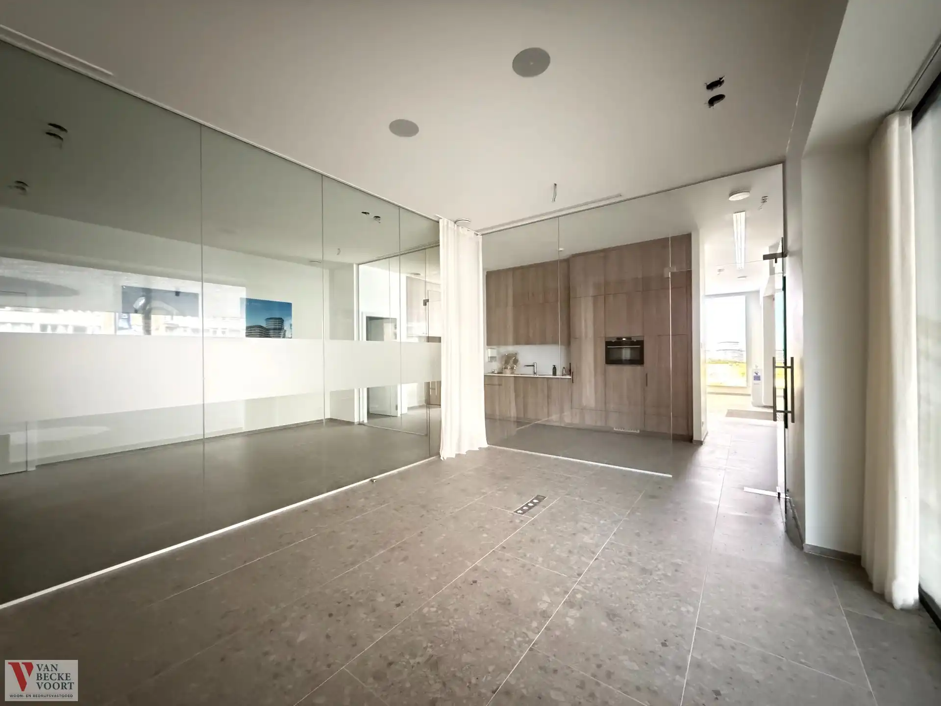Handelsgelijkvloers 130m² foto 6