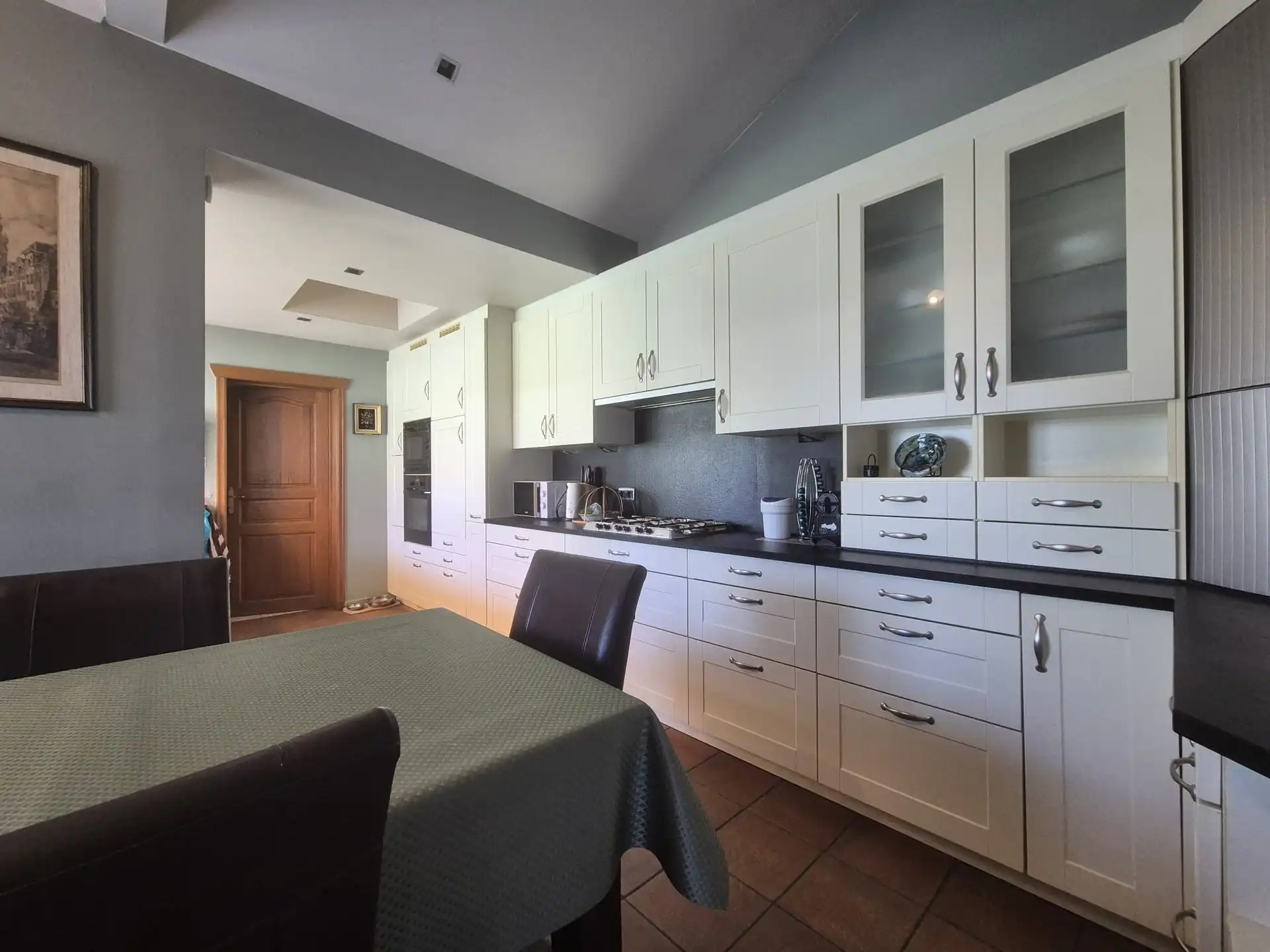 Gezinswoning met 3 slaapkamers en tuin foto 10