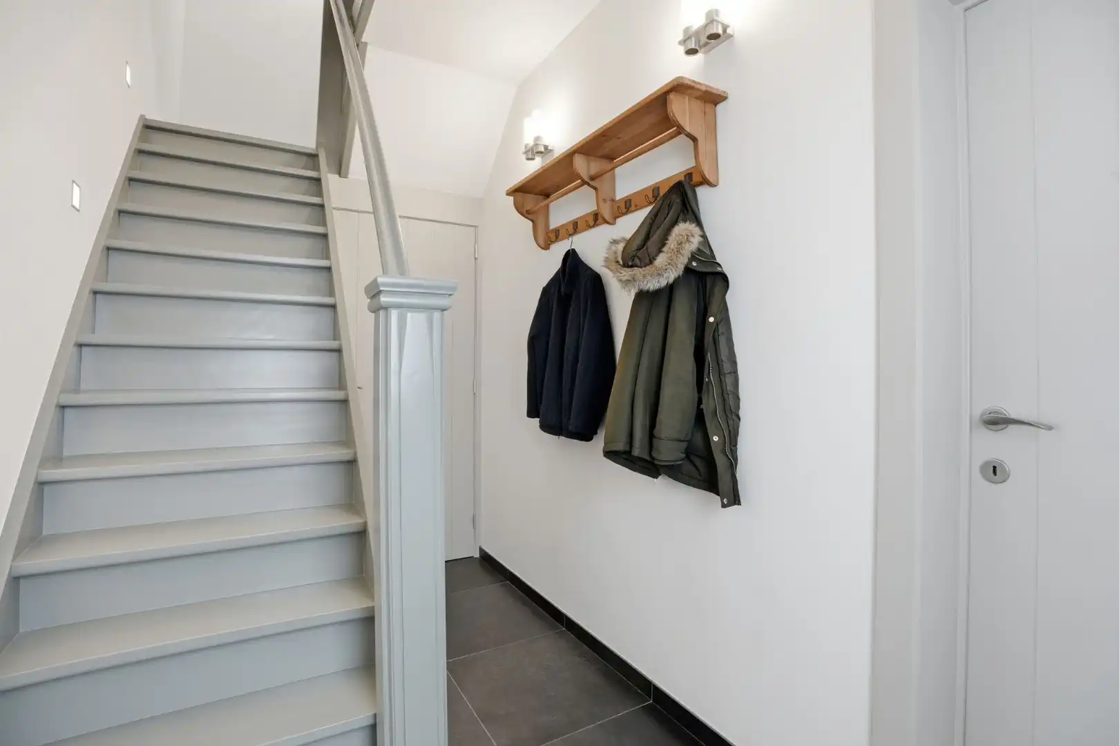 Grote halfopen woning met mogelijks 4 kamers, garage, zonnepanelen en tuin foto 23