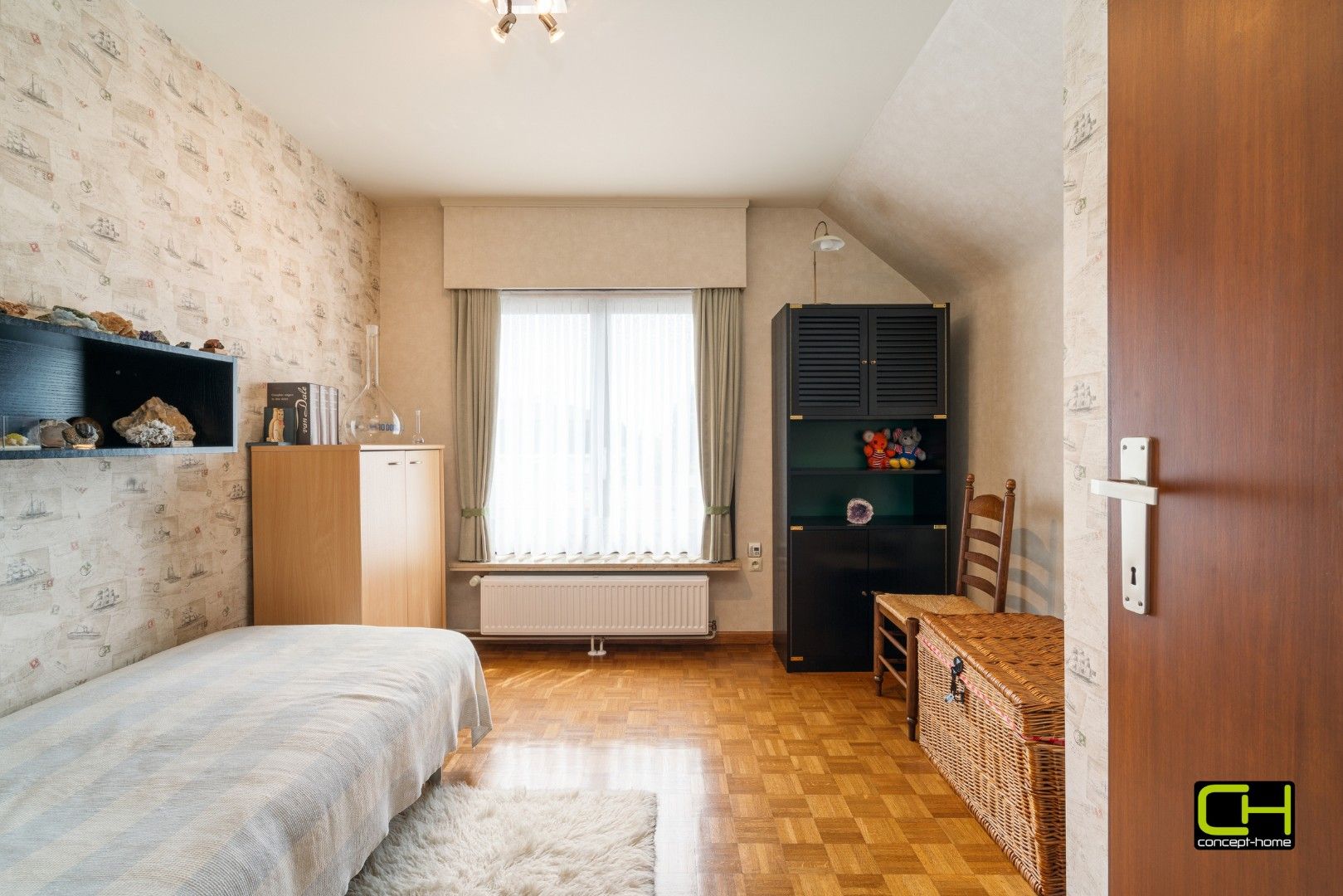 Ruime gezinswoning met 4 slaapkamers, tuin en prachtig uitzicht te koop in Lievegem foto 16