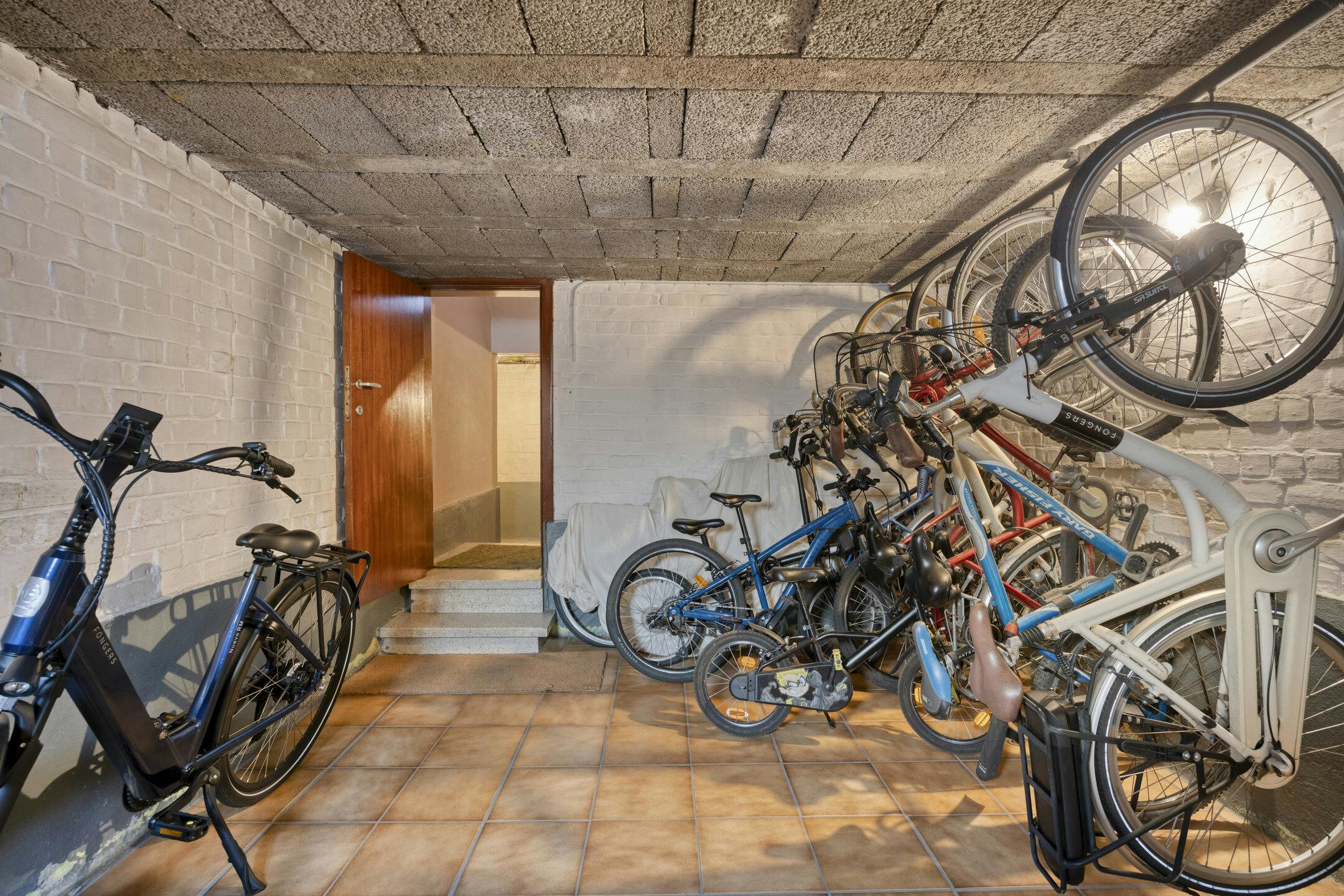 Startersappartement met 2 slaapkamers en garage in Boom foto 14