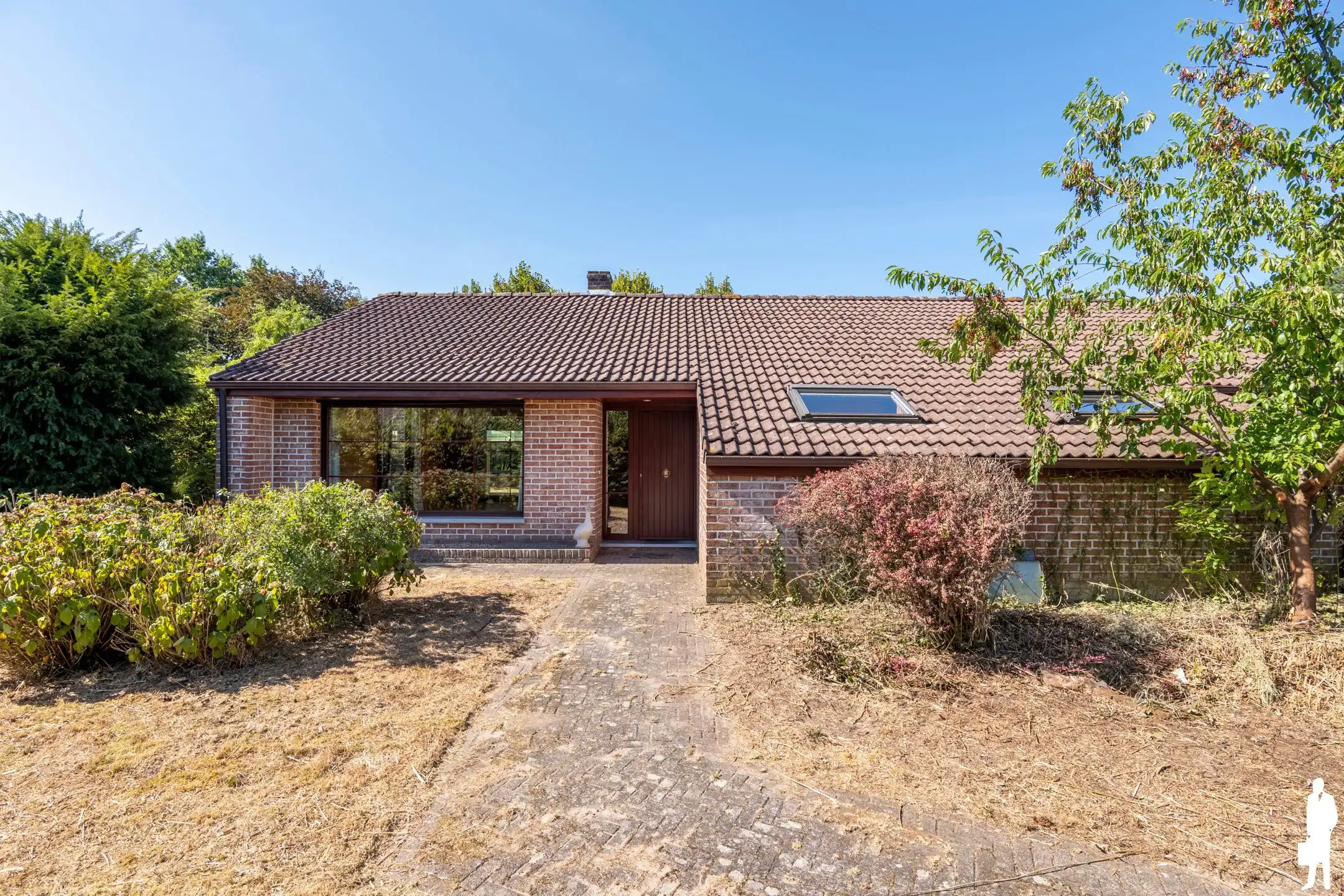 Vrijstaande laagbouwwoning op een perceel van 2.448 m² foto 4