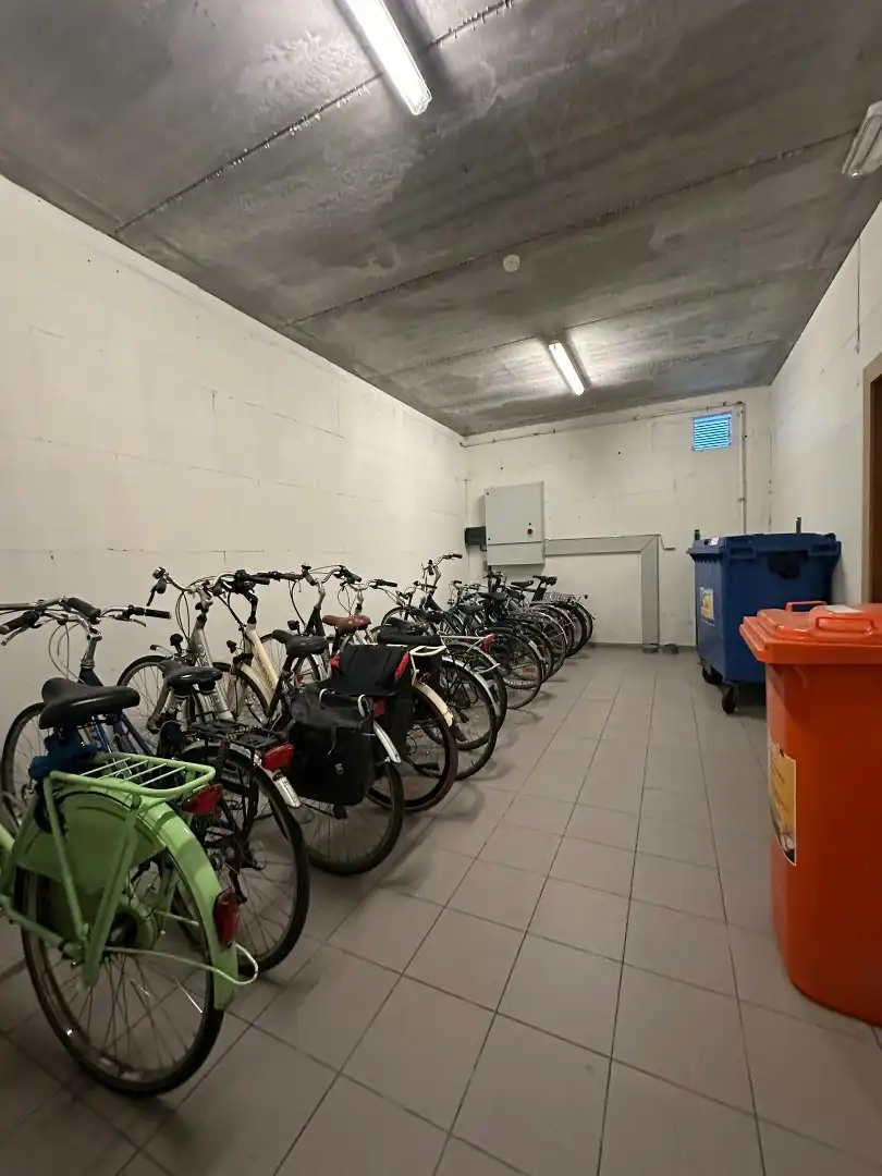 Stijlvol 1-slaapkamer appartement met berging en garage! foto 17