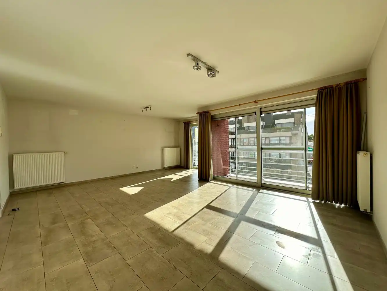 Appartement op centrale ligging te Sint-Andries foto 3