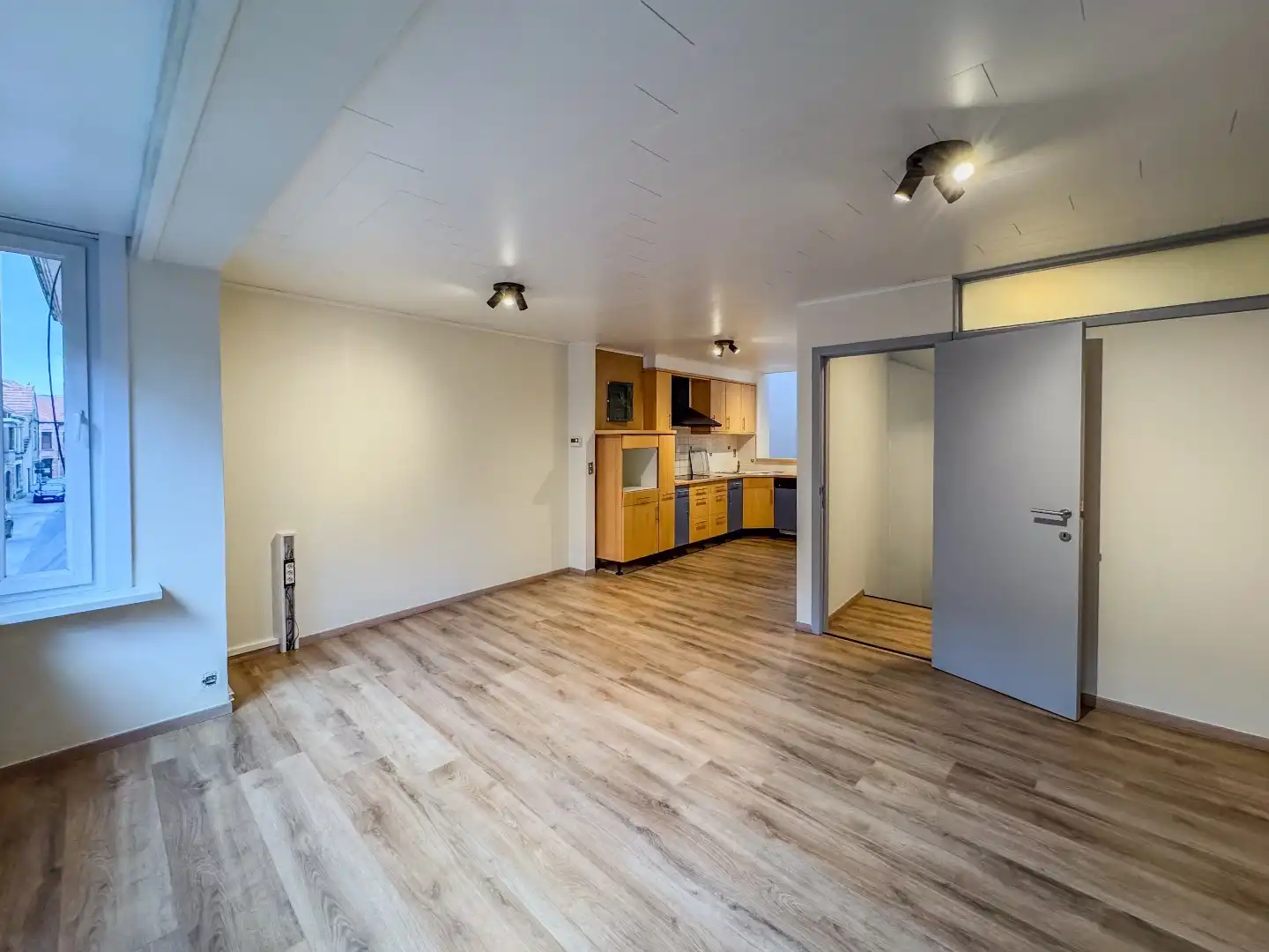 Verrassend ruime woning met 3 slaapkamers en polyvalente ruimte. foto 14