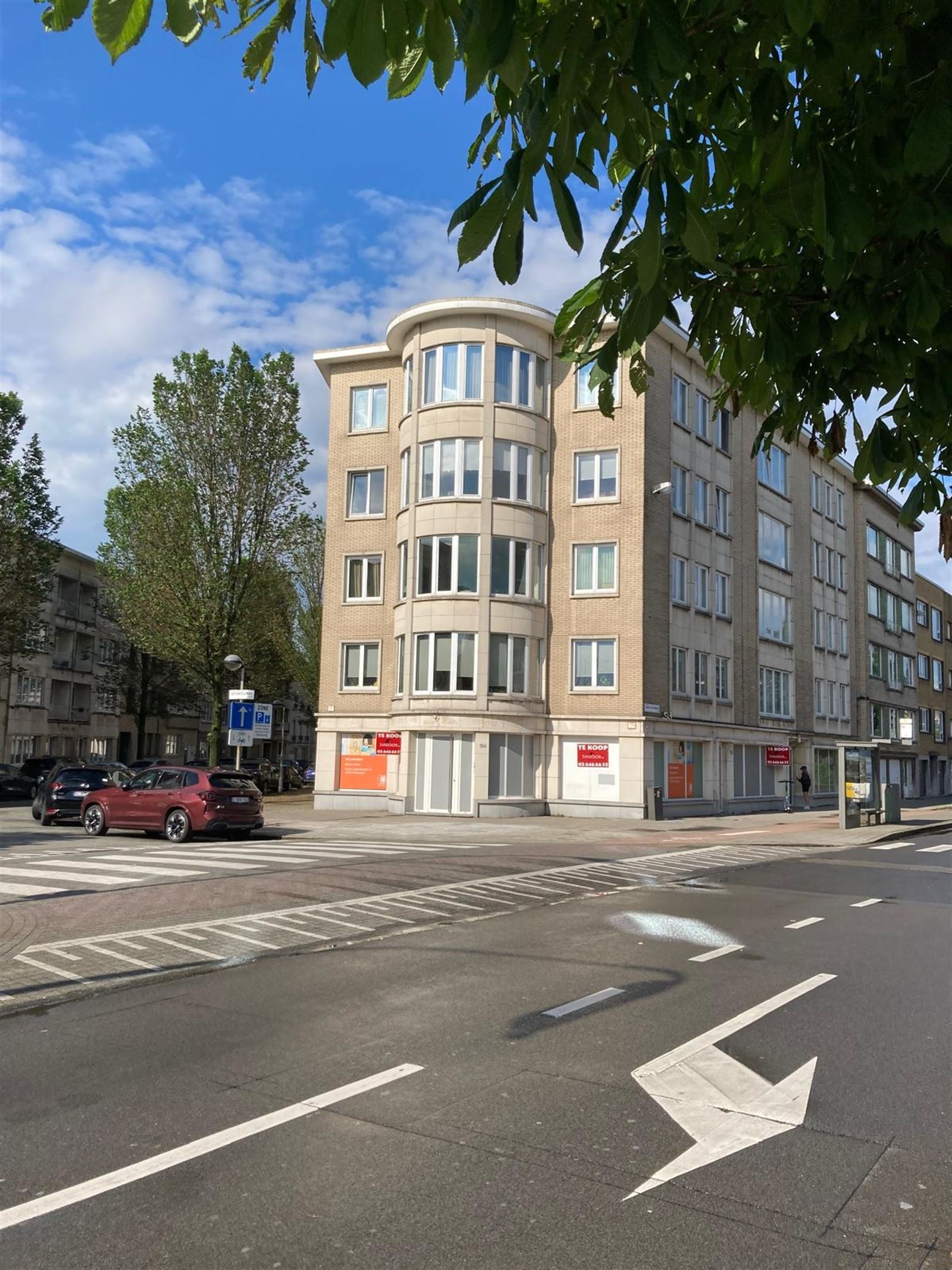 Veelzijdig kantoor op een commerciële hoek in Antwerpen-Zuid foto 2