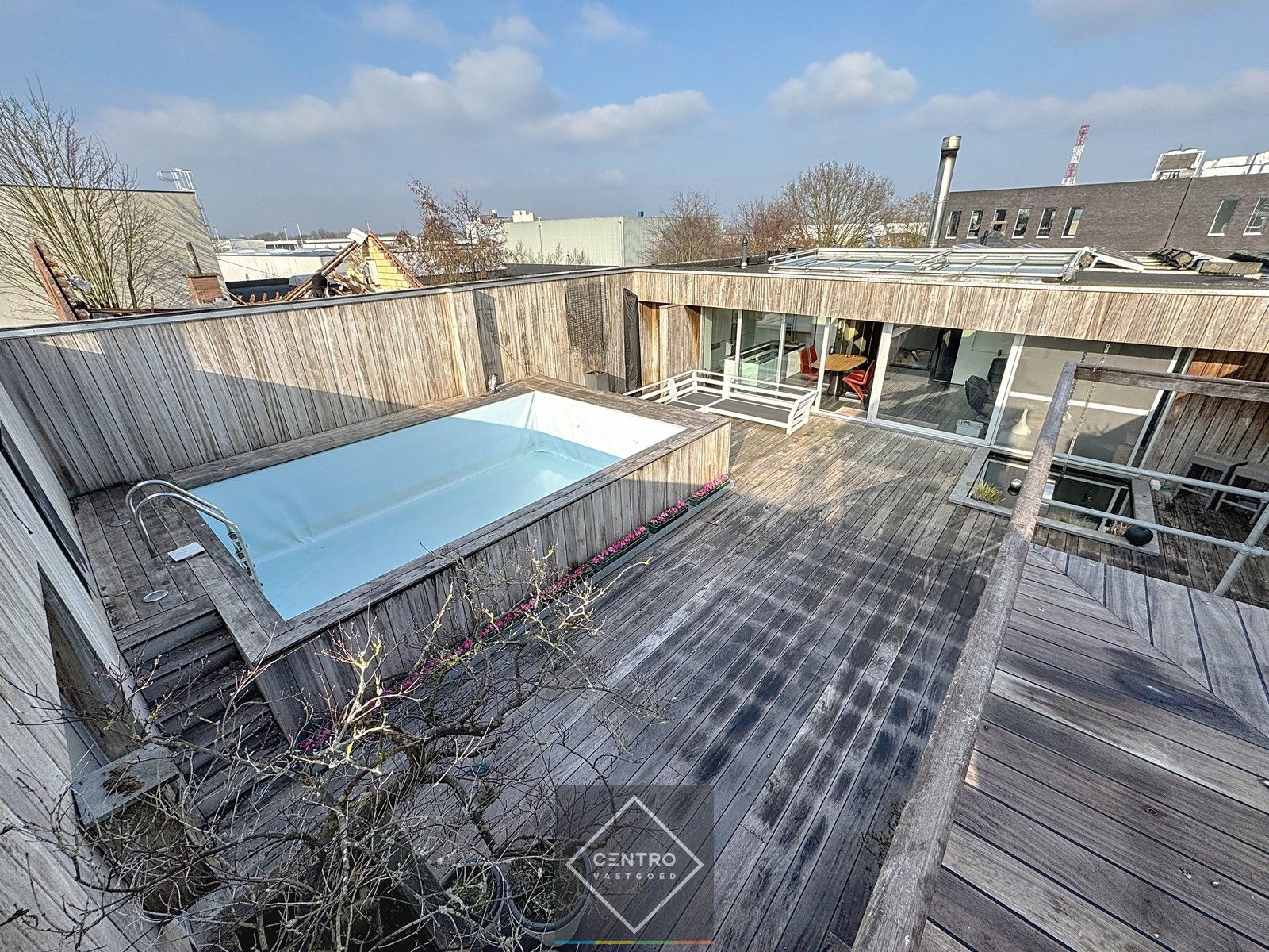 Prachtig BEDRIJFSPAND, bestaande uit MAGAZIJN (576m2 + tussenverdieping), BURELEN en instapklare, alleenstaande WONING. Op ambachtelijke zone te Aalter. foto 31