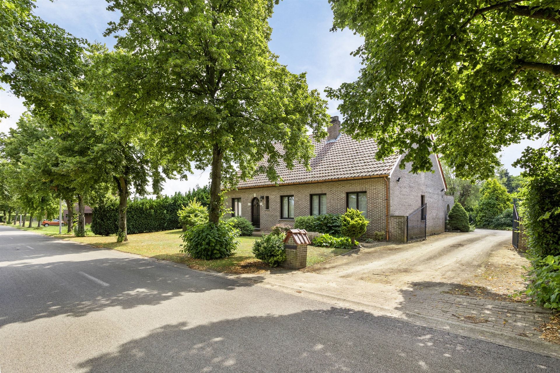 Leuke gelijkvloerse gezinswoning nabij centrum Tessenderlo foto 2