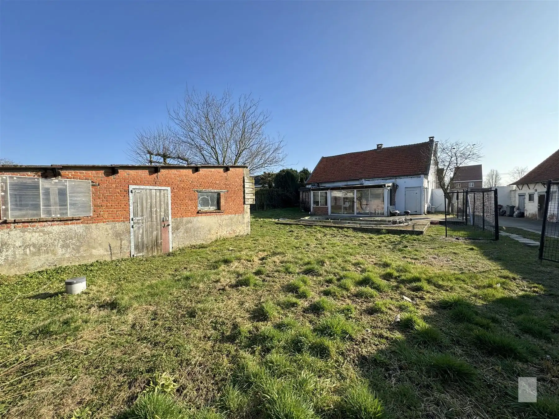 Mooi perceel met vrijstaande woning en groot potentieel! foto 6