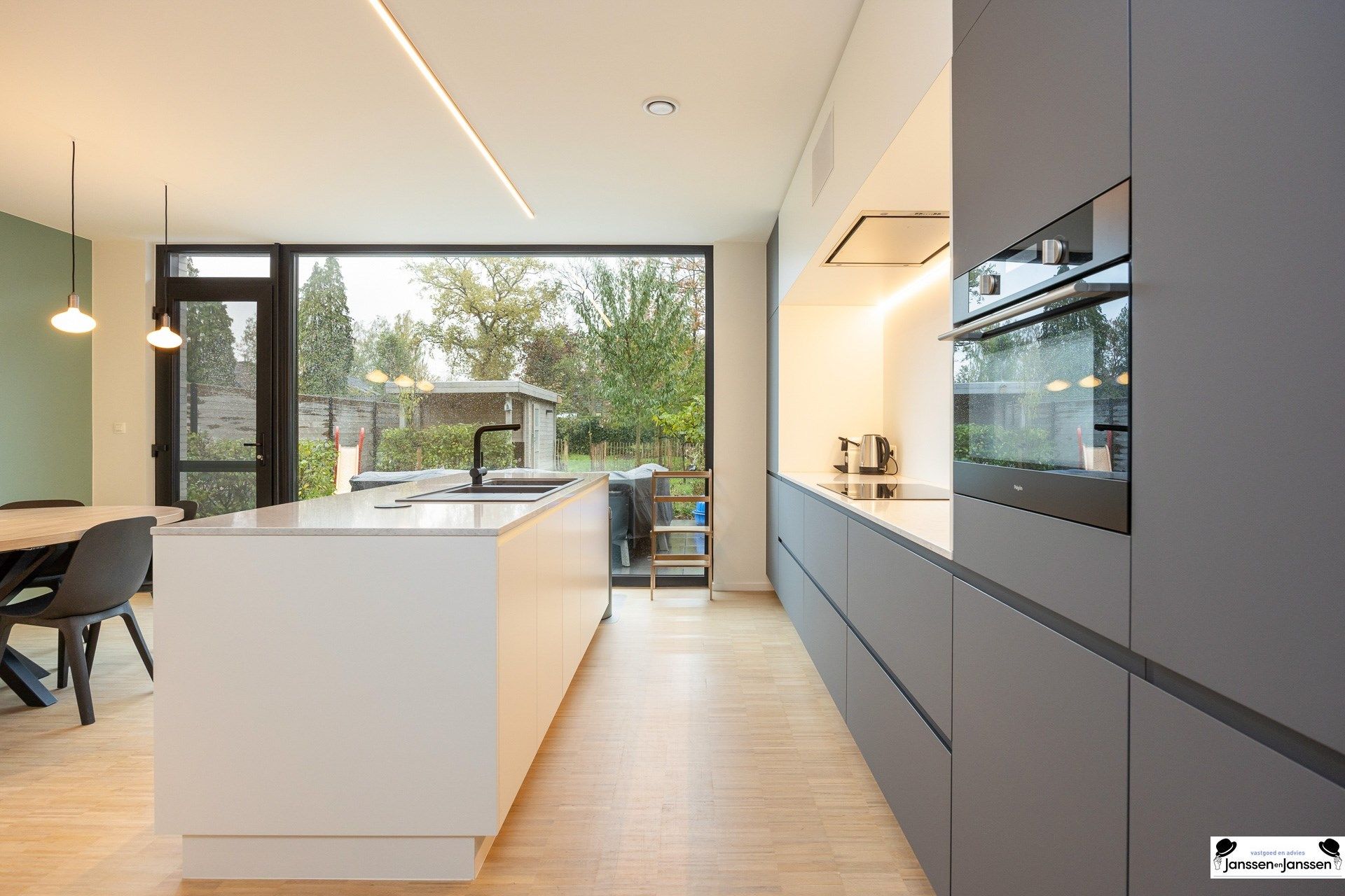 Moderne energiezuinige woning met hoogwaardige afwerking foto 7