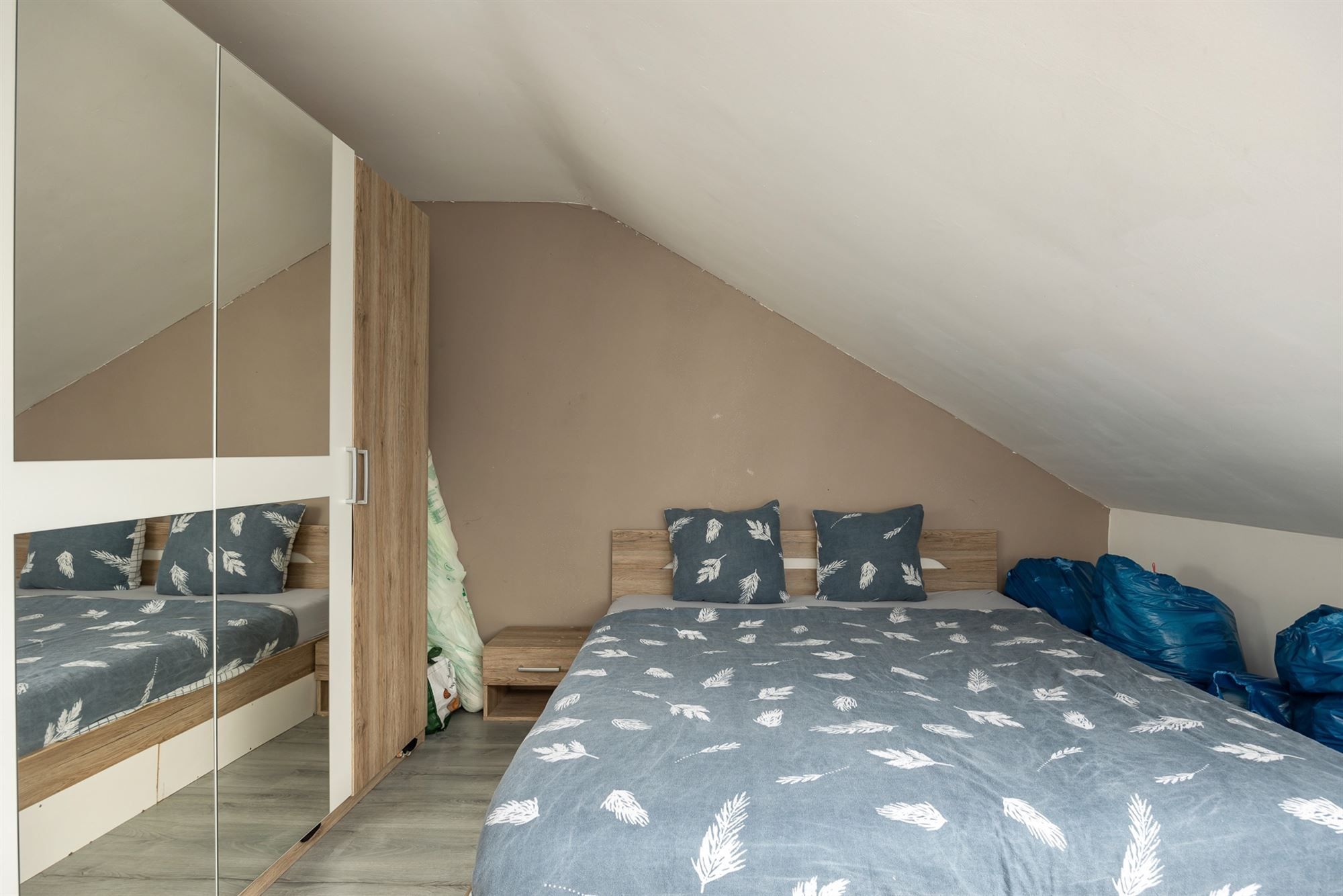 Instapklare woning met 6 slaapkamers en ruim aangelegde tuin foto 14