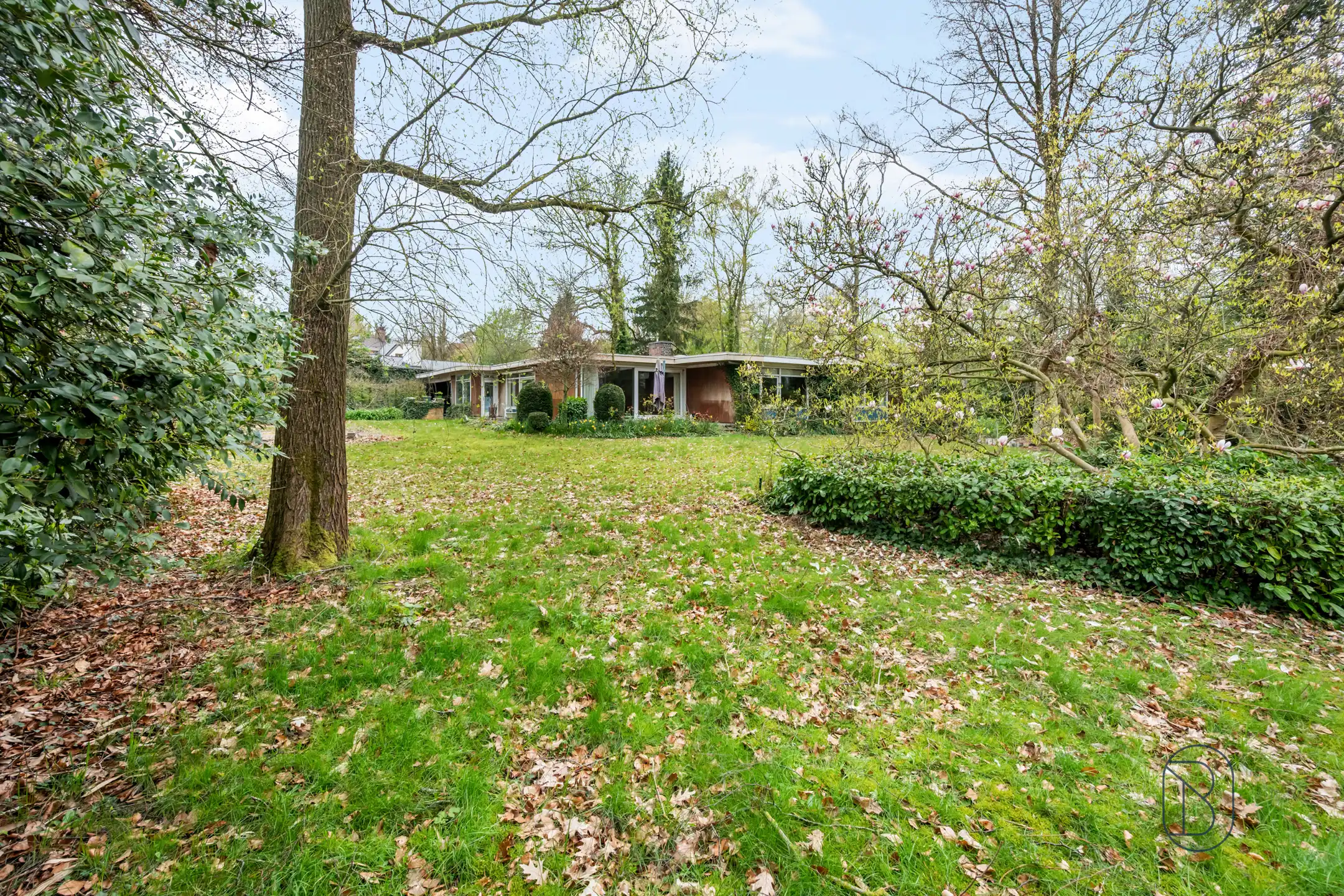 Topgelegen in de Rodenburg: te renoveren/af te breken villa foto {{pictureIndex}}