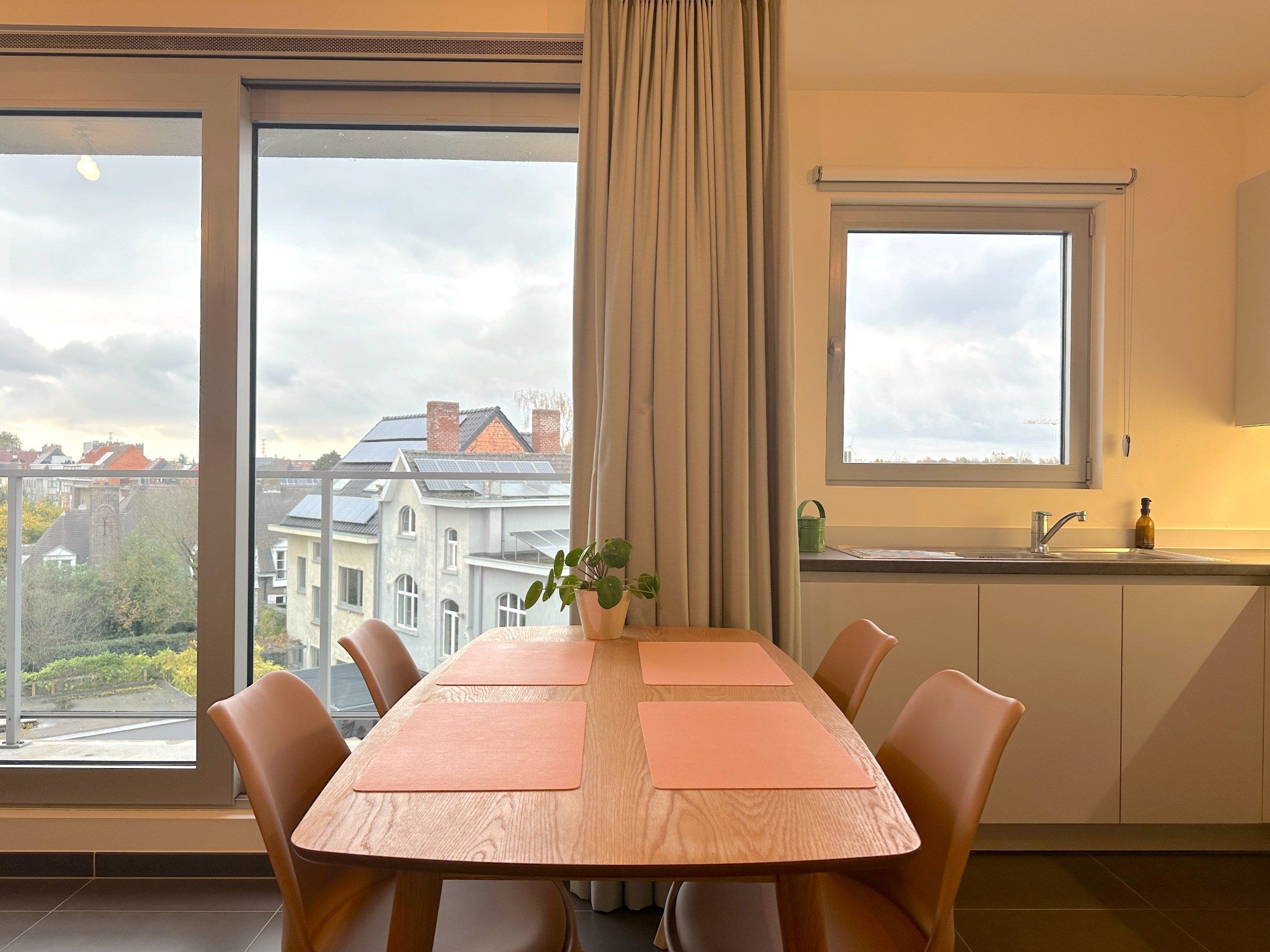 Modern wonen; licht, comfort en op 10' van Gent foto 6