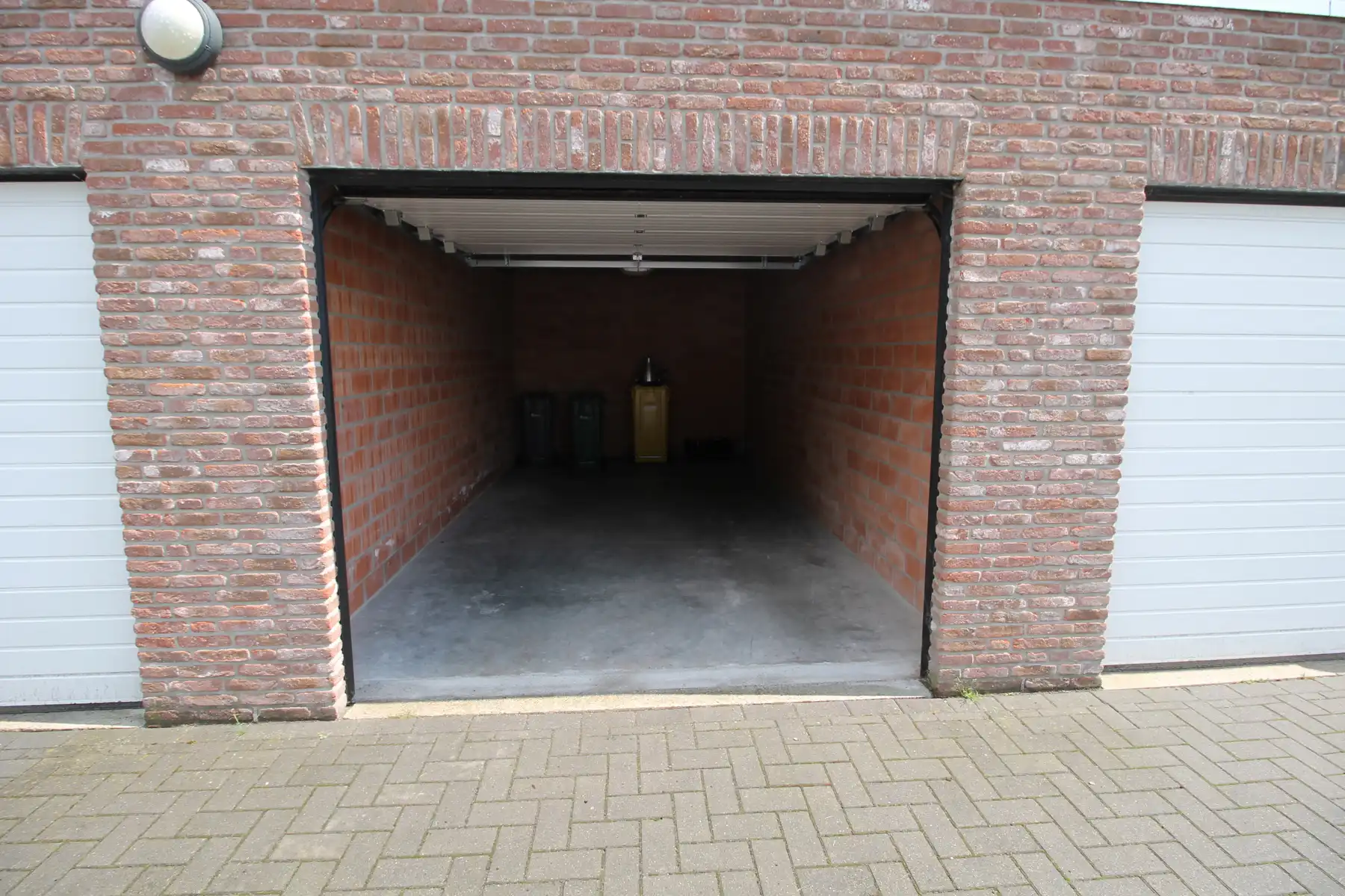 Recent gezellig appartement op de 1ste verdieping rechts met terras en garage. foto 11
