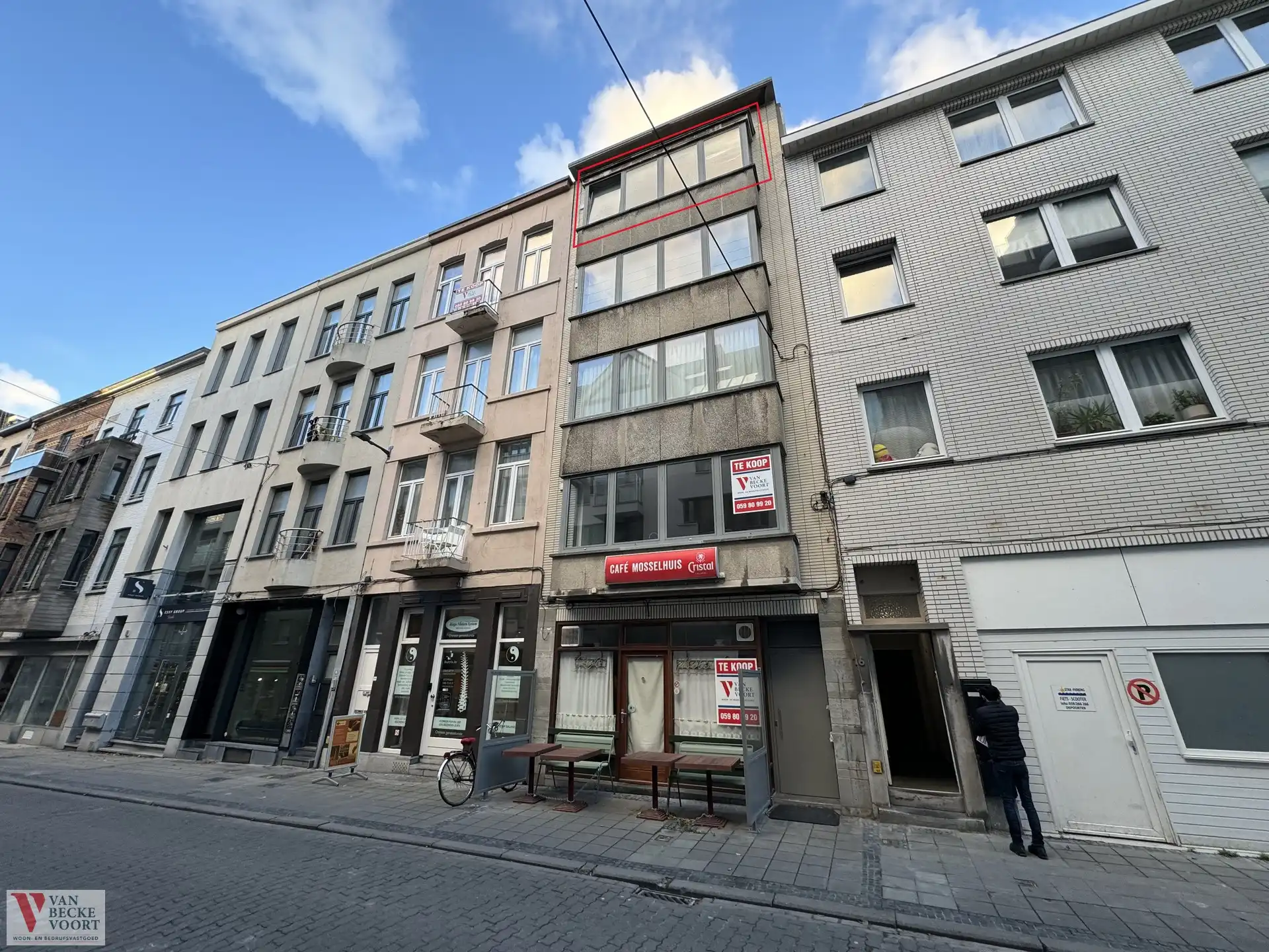 Opbrengsteigendom / appartement op centrale locatie foto {{pictureIndex}}