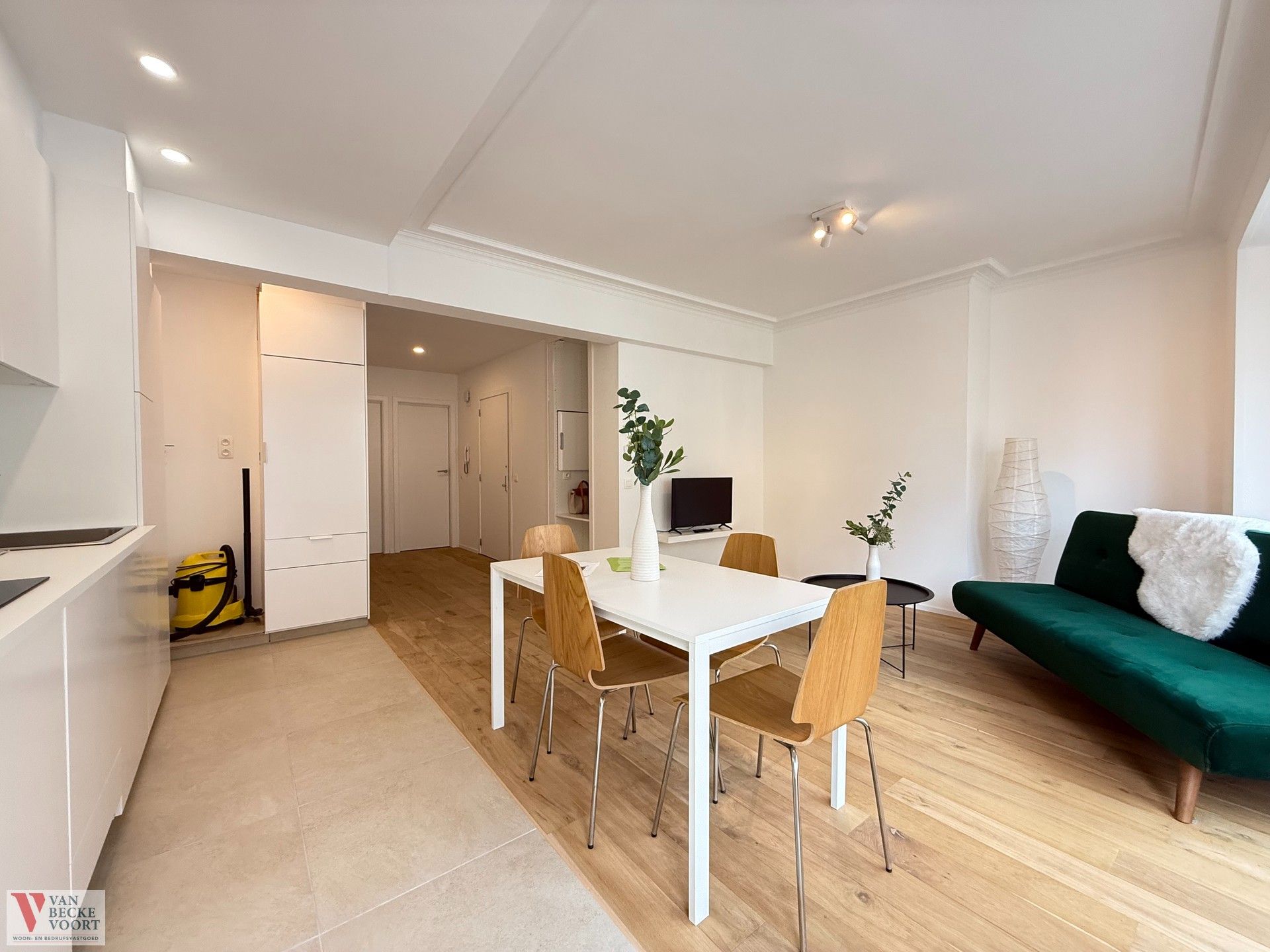 Vernieuwd appartement met zijdelings zeezicht foto 4