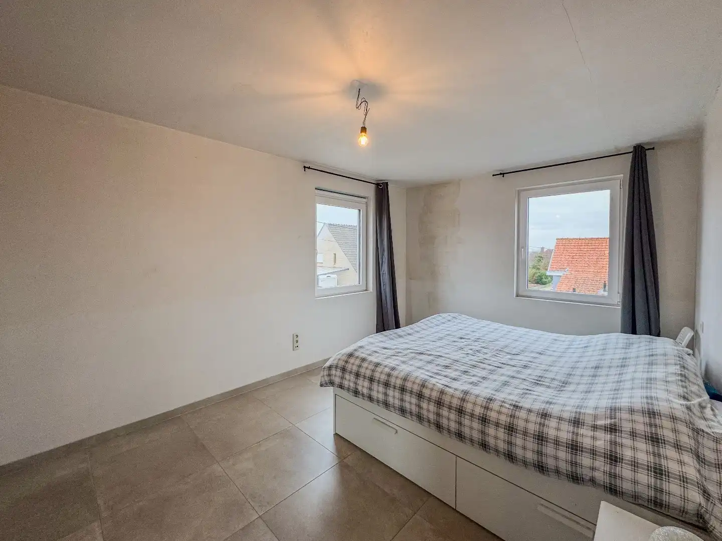 Nieuwbouwwoning met 3 ruime slaapkamers en tuin. foto 18