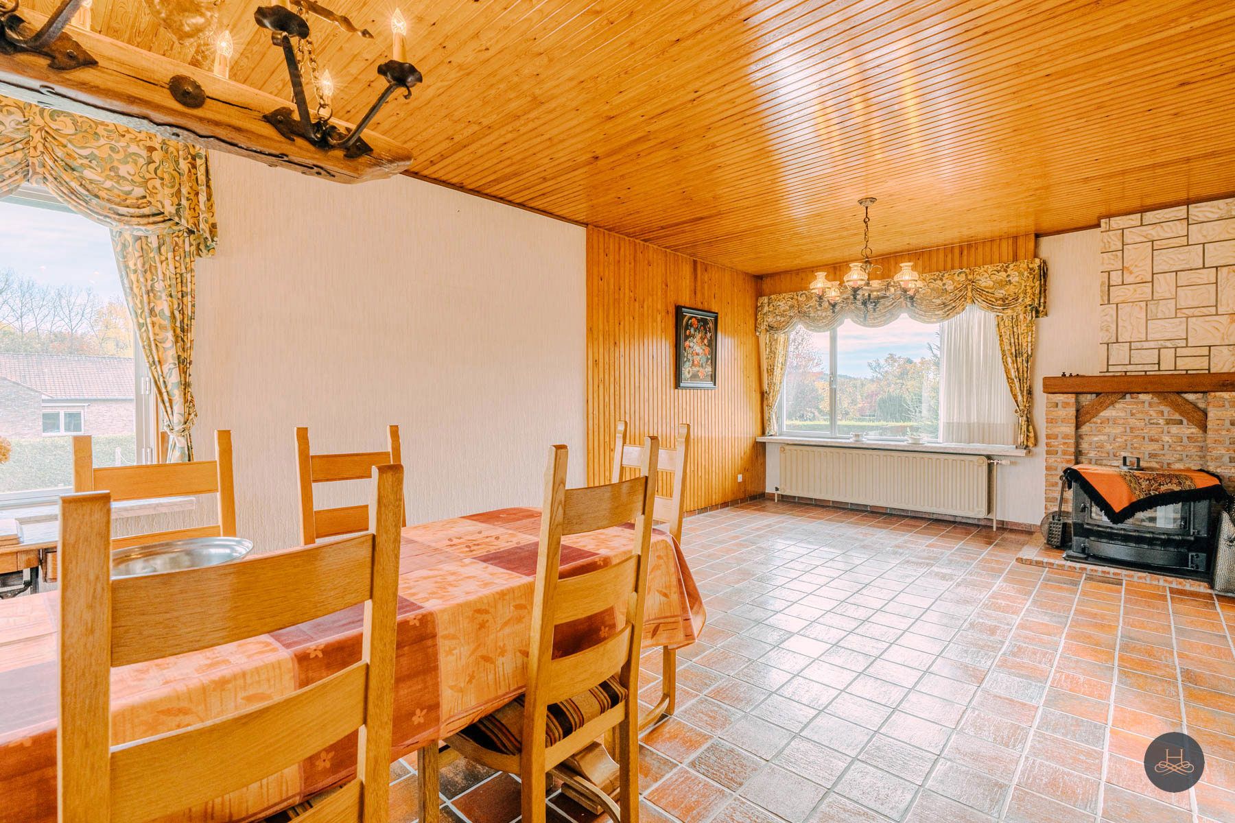 Ruime gezinswoning met garage en tuin op toplocatie foto 8