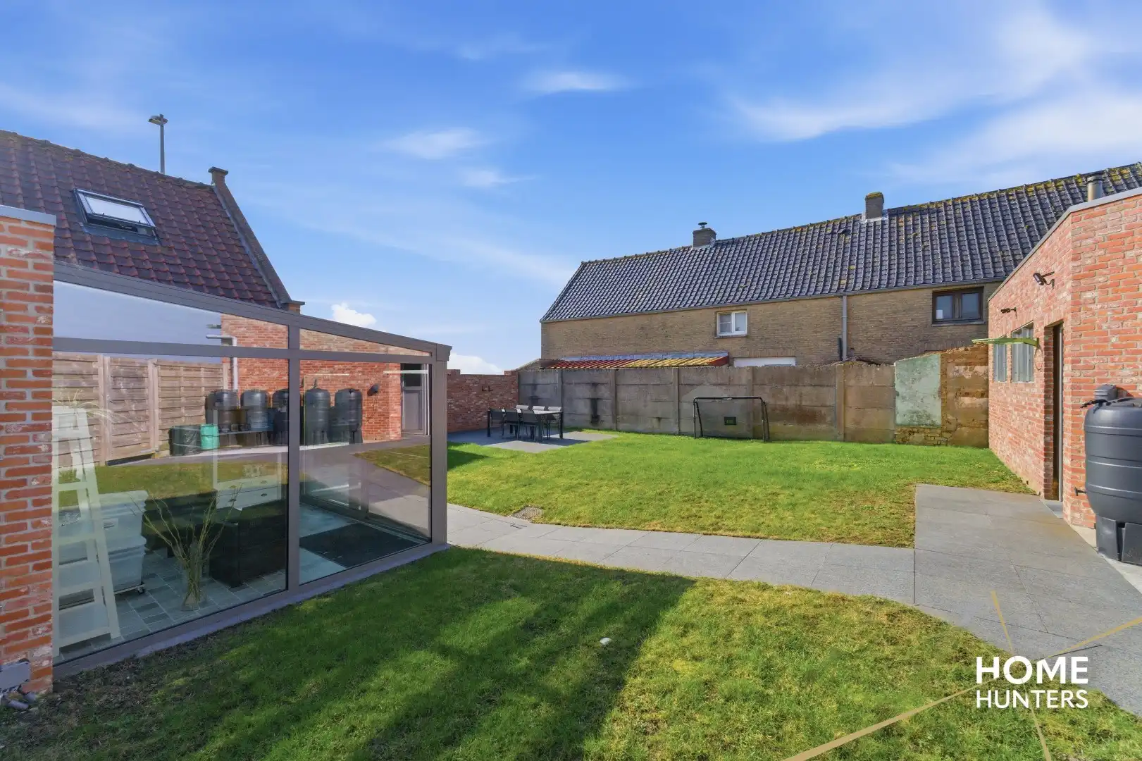 Instapklare hoekwoning in het rustige Leffinge! foto 14