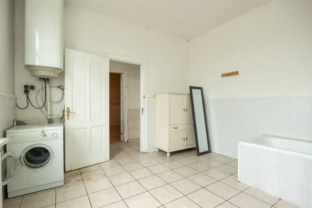 Te renoveren hoeve met achterliggend bosgebied foto 8