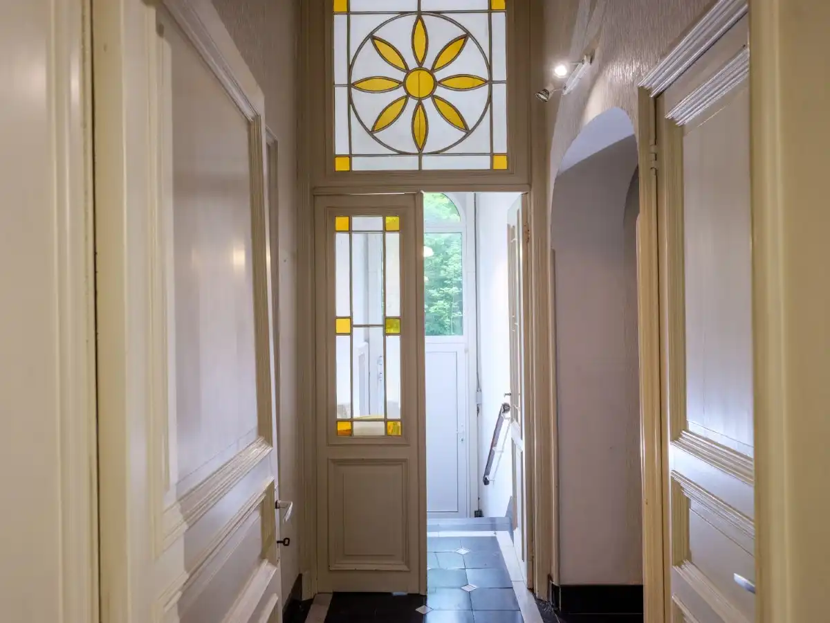 Izegem – Karaktervolle pastoriewoning met diepe tuin en tal van mogelijkheden foto 12