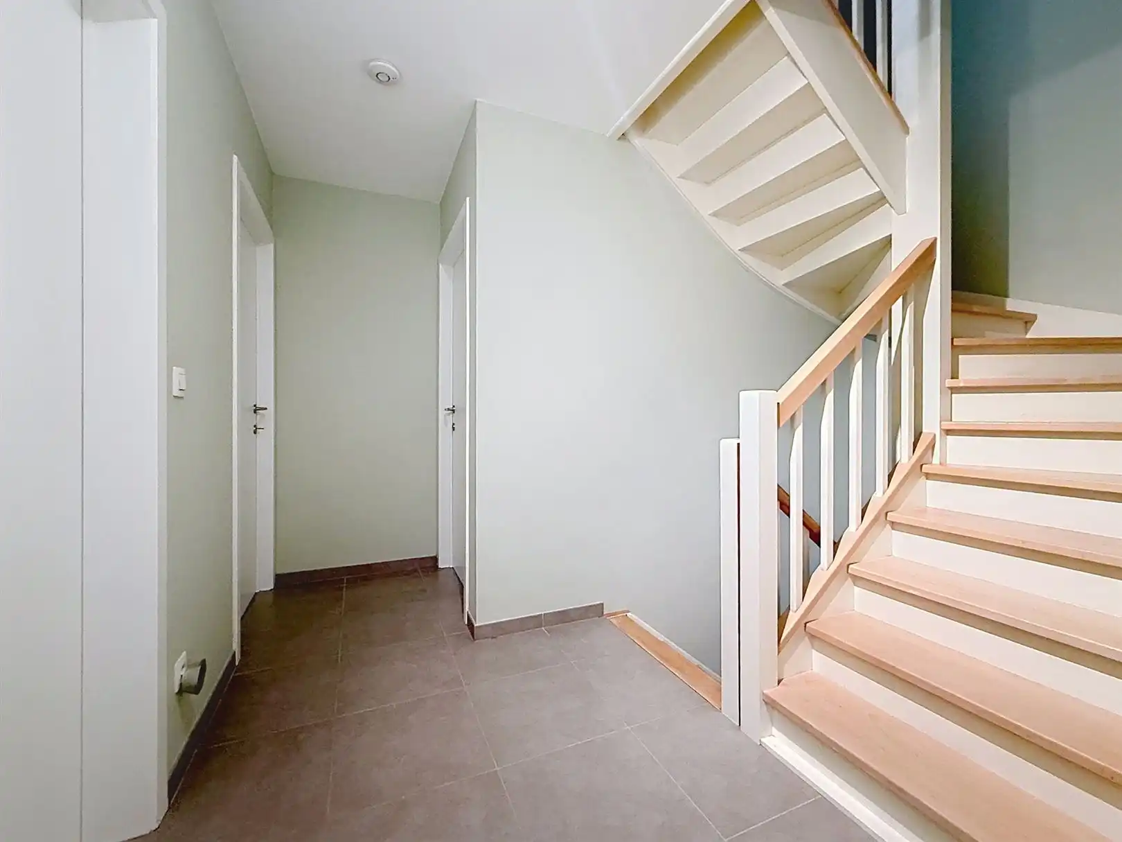 Instapklare woning met 3 slpks, tuin - 01a 78ca  foto 16