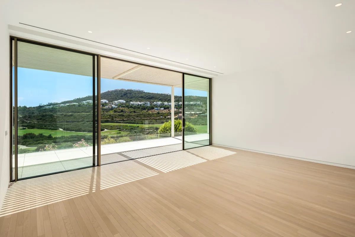 Adembenemende luxe villa met panoramisch uitzicht in exclusief golfresort foto 7