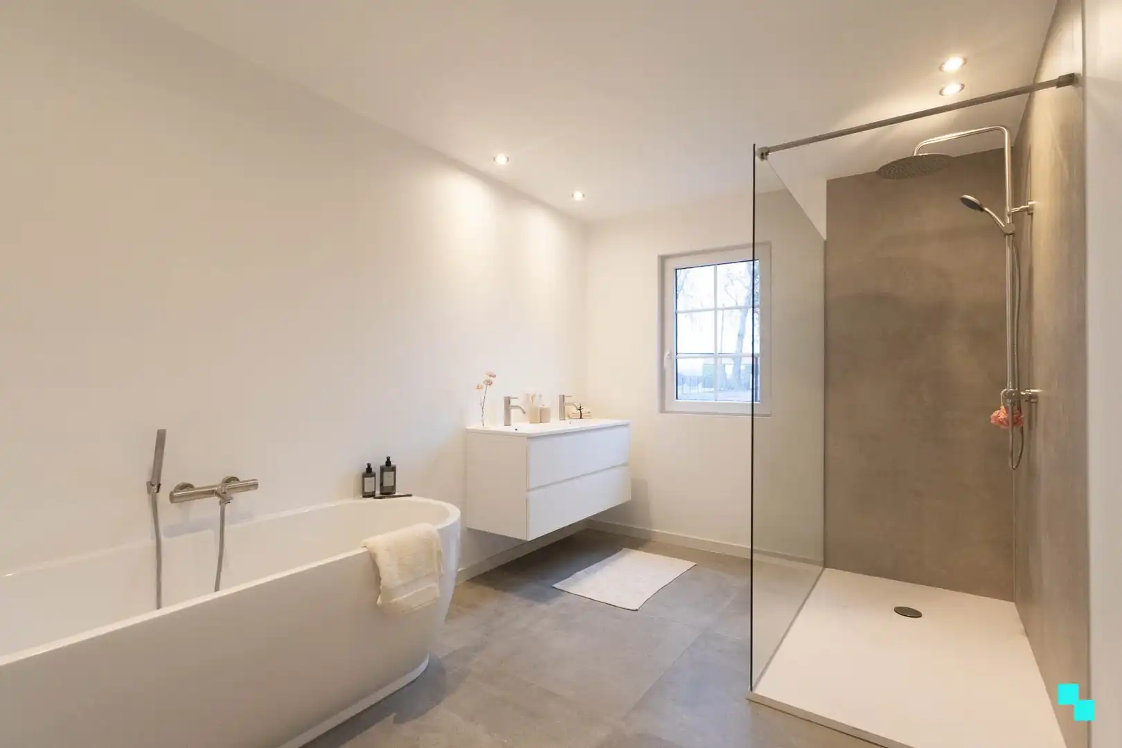 Volledig gerenoveerde woning met zicht op de velden foto 13