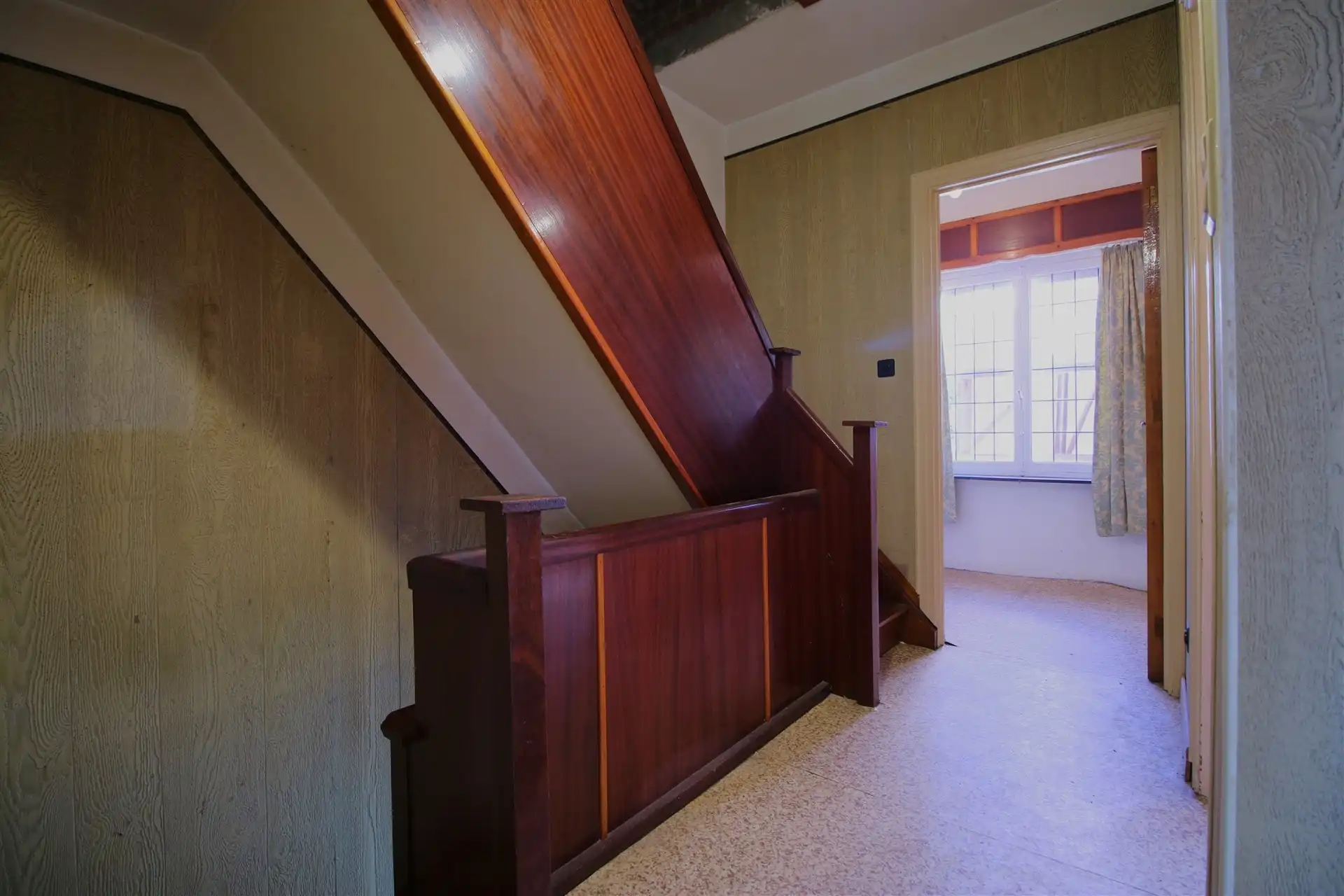 Te renoveren woning in doodlopende straat foto 23