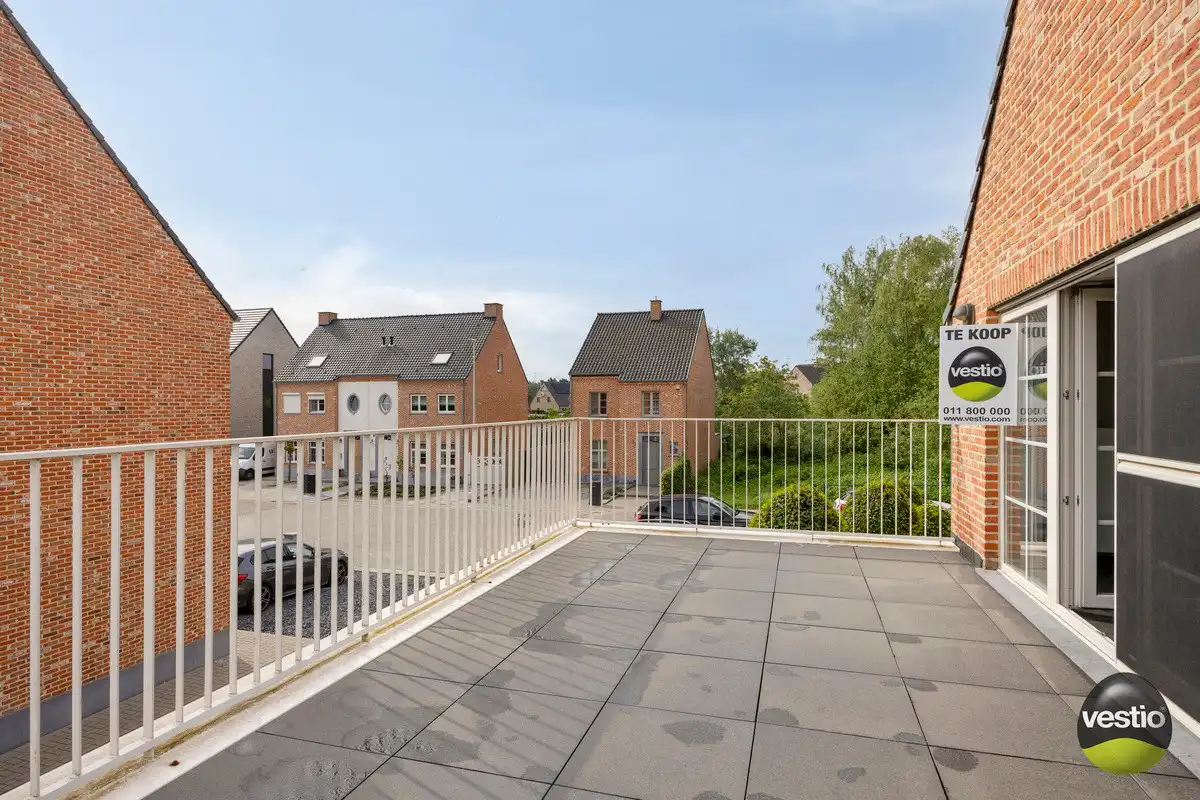 RUSTIG GELEGEN RUIME DUPLEX VAN 178M² NABIJ CENTRUM MUNSTERBILZEN. foto 8