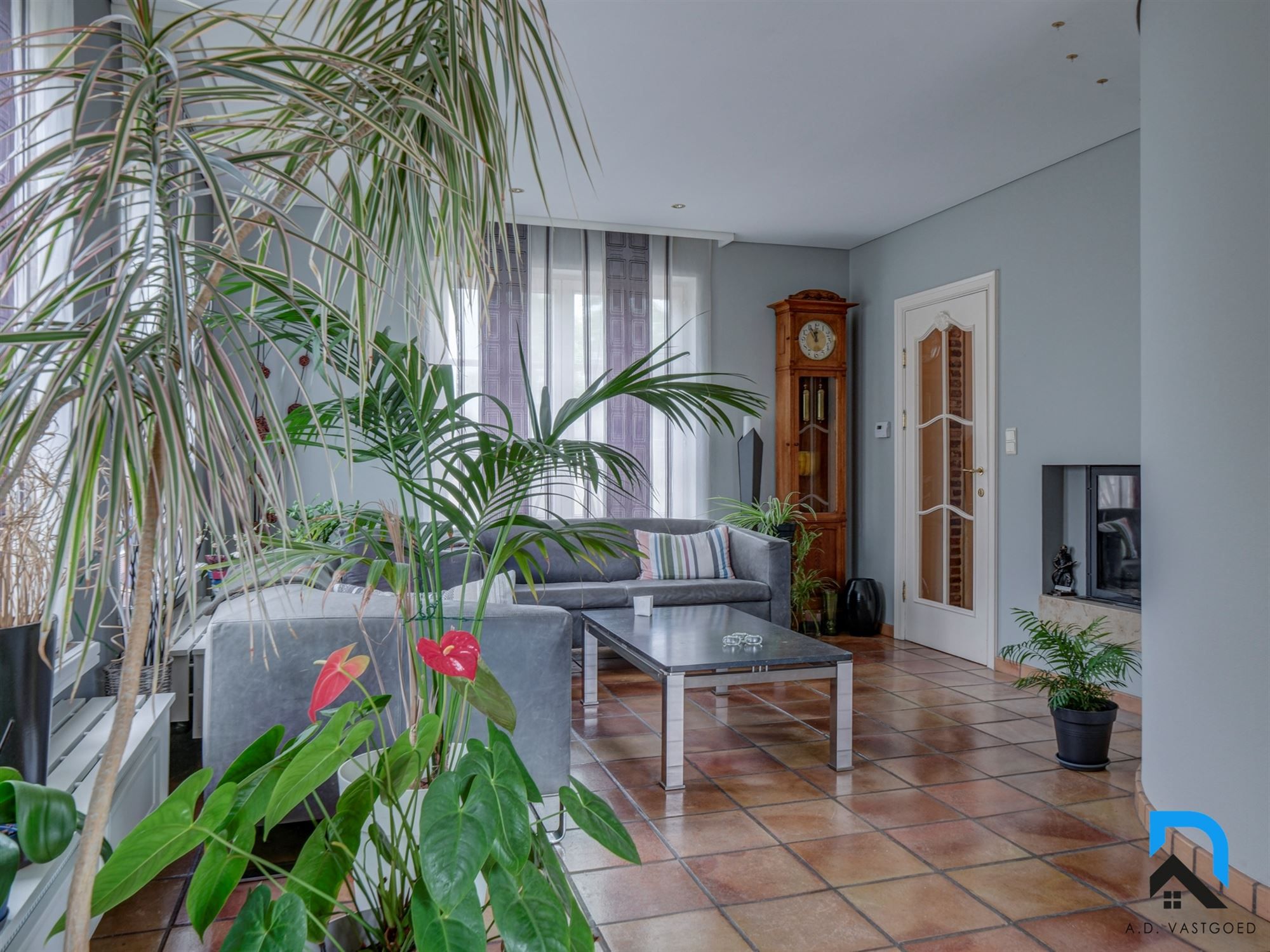 Ruime woning met 5 slaapkamers op toplocatie foto 8