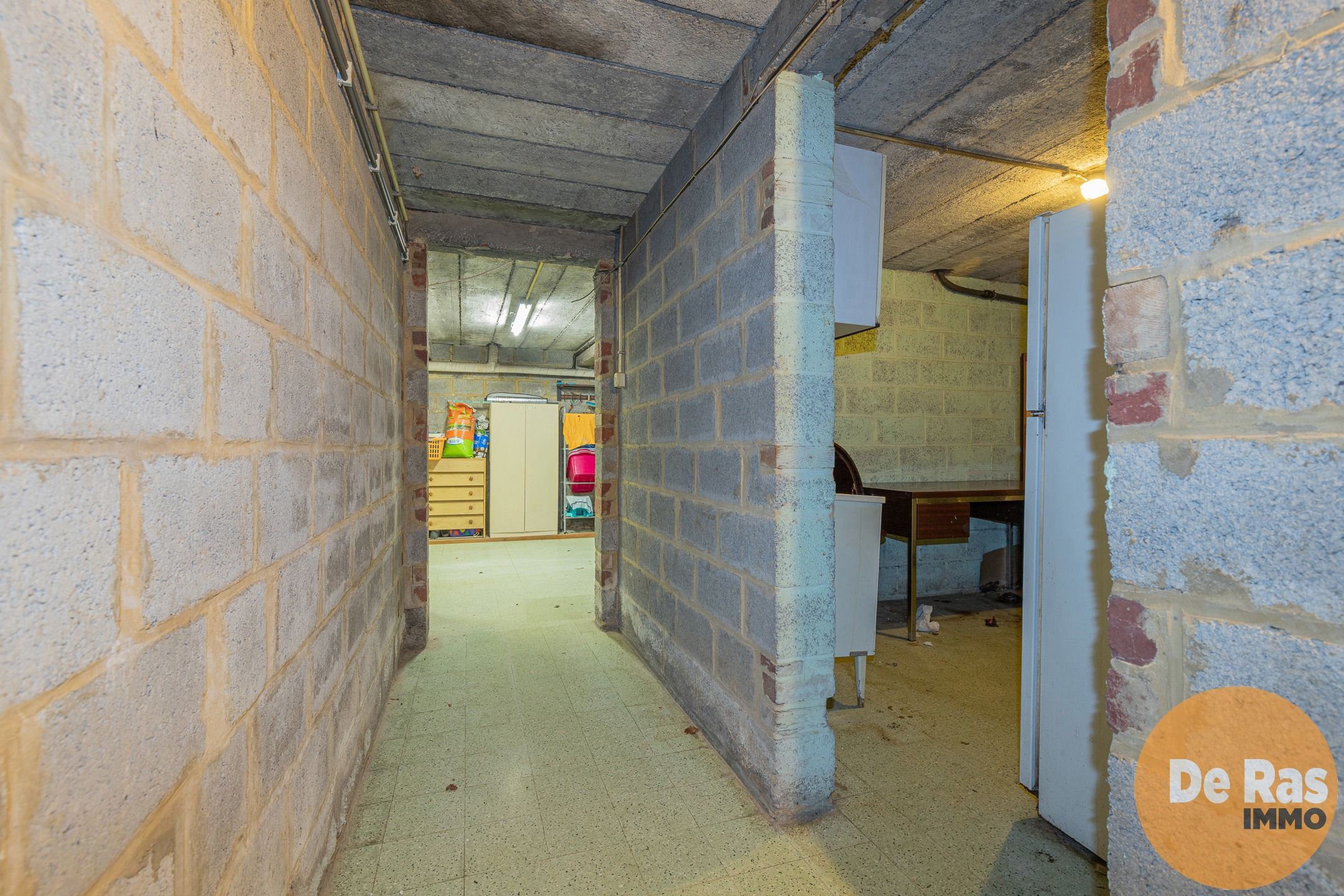 MOERBEKE - Goed onderhouden 4-gevelwoning nabij het station foto 22