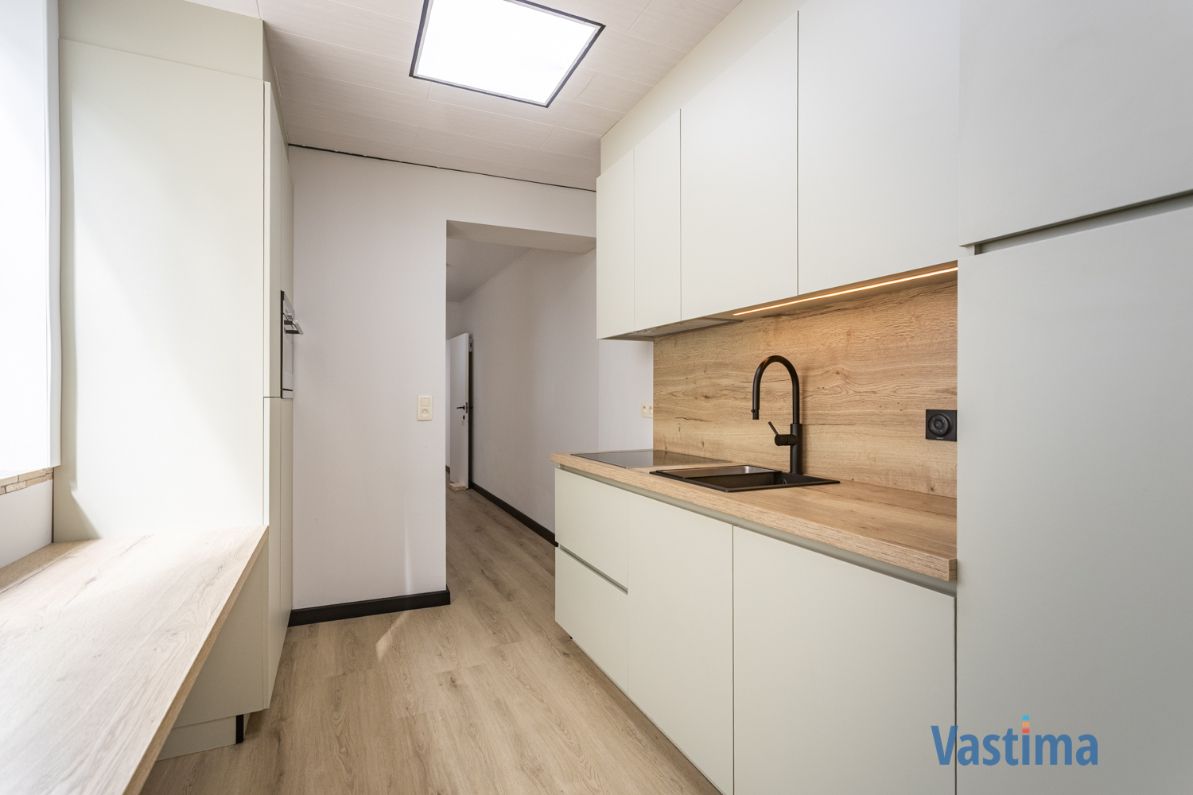 Volledig gerenoveerde rijwoning met 3 slaapkamers nabij centrum Aalst foto 11