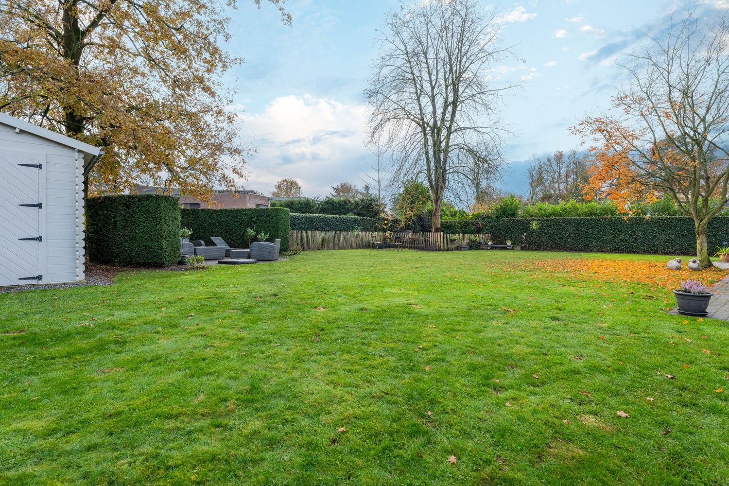 4 SLK Villa in een prachtige residentiële wijk op een omheind perceel van 1558m² foto 32